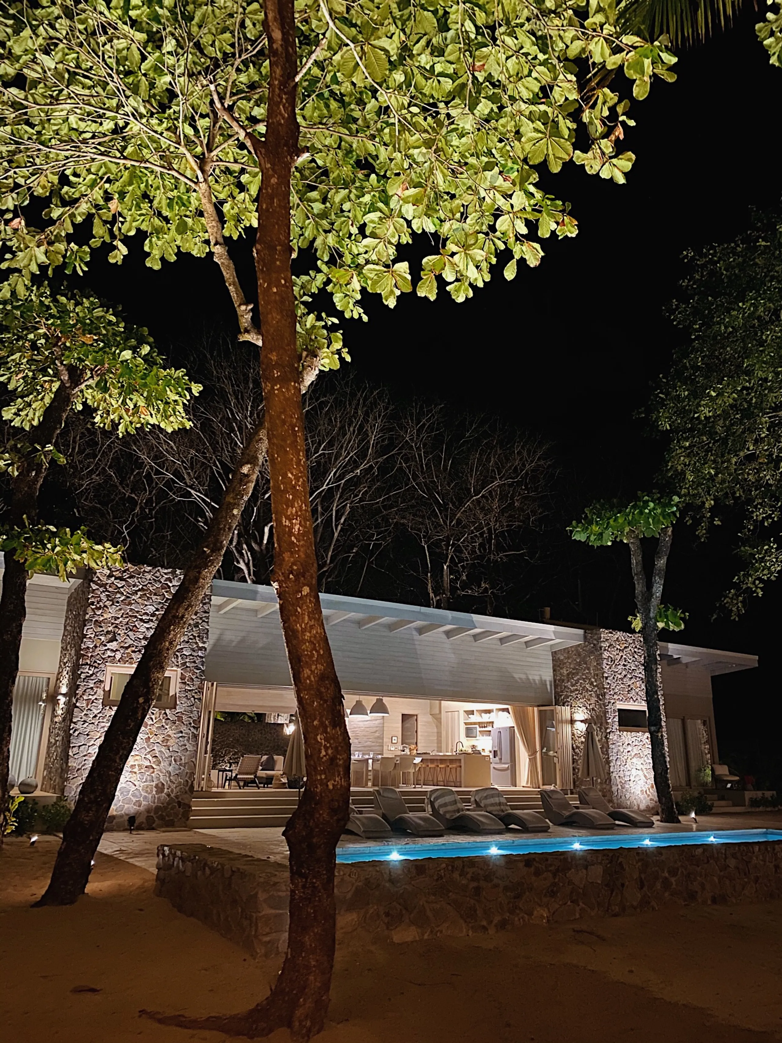 Santa Teresa Oceanfront Villa with Private Pool & Panoramic Ocean Views — photograph 10