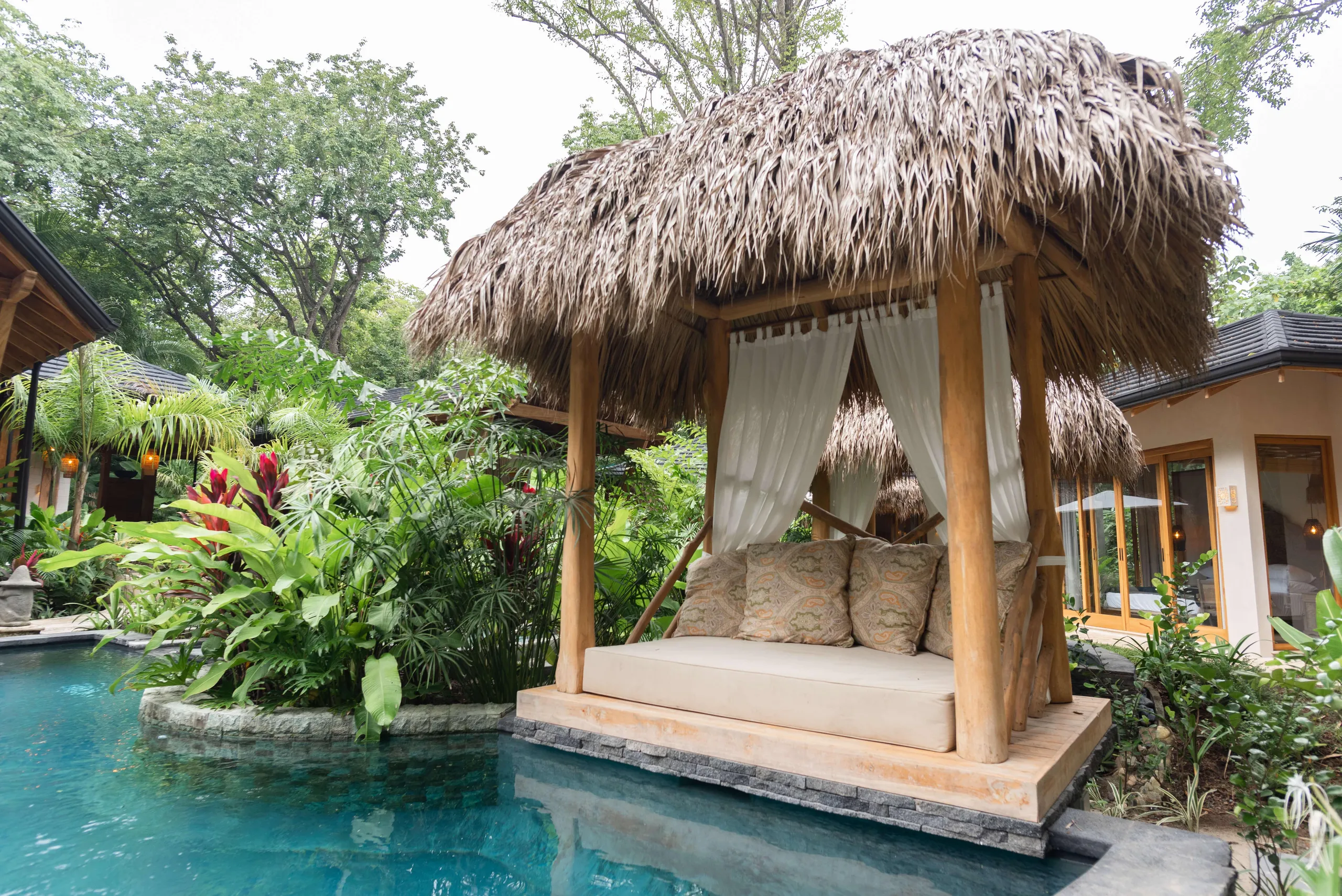 Eco-Luxe Resort-Style Compound with Pools, and Open-Air Living Spaces — photograph 5