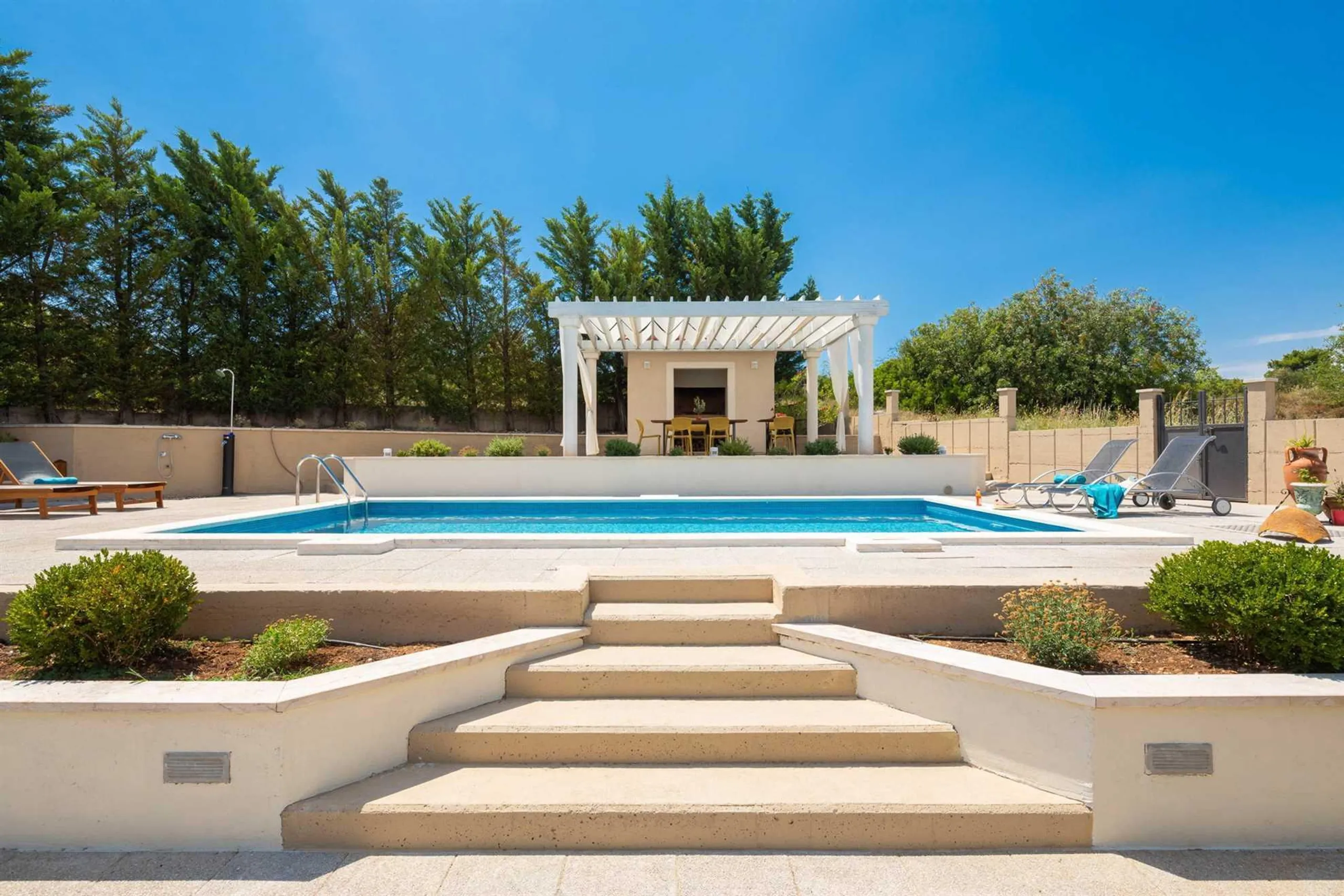 Glorious Villa in Vodice with Pool and Spacious Estate — photograph 11
