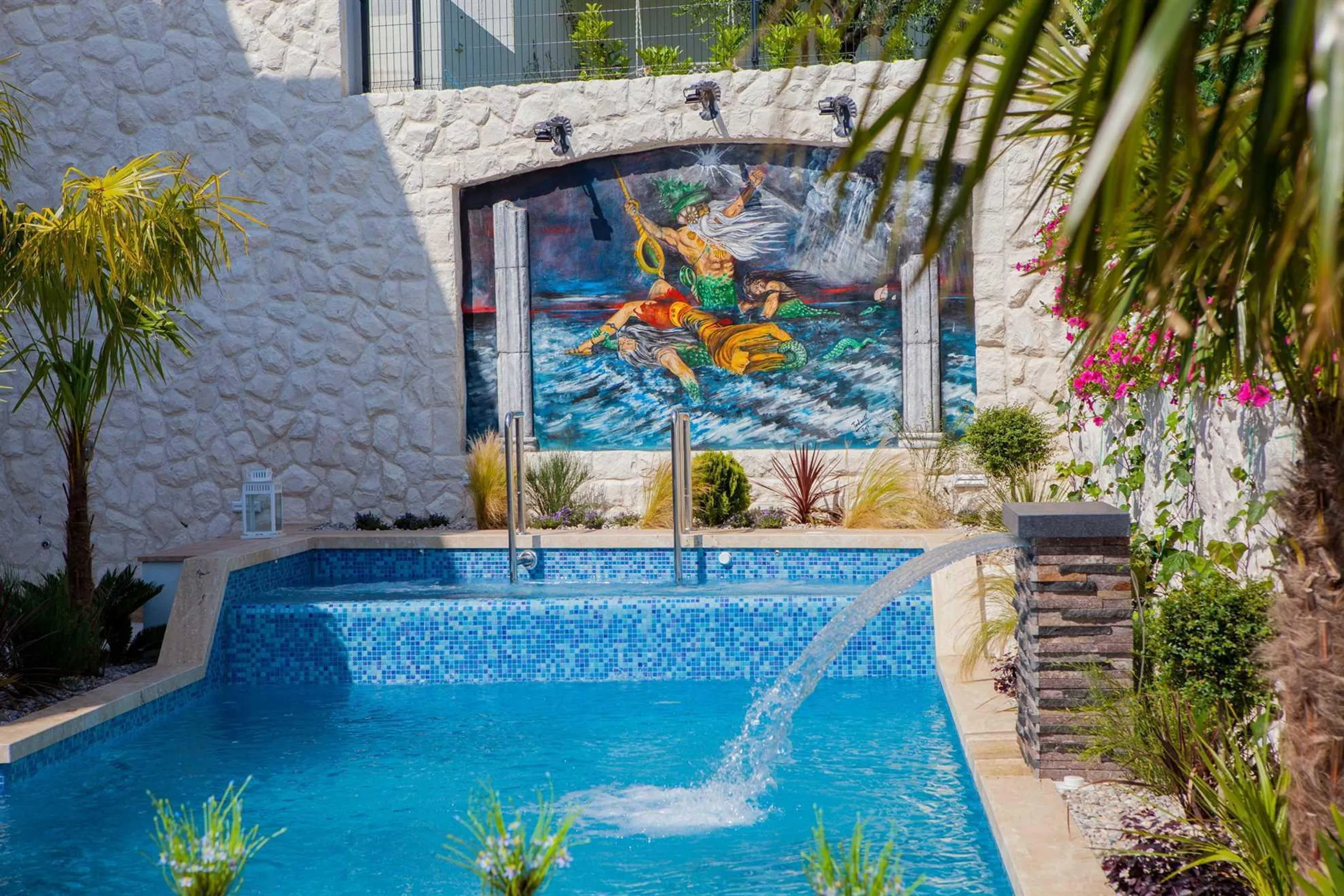 Light-filled Villa with Pool, Fitness Room, and Sauna near Split in Split