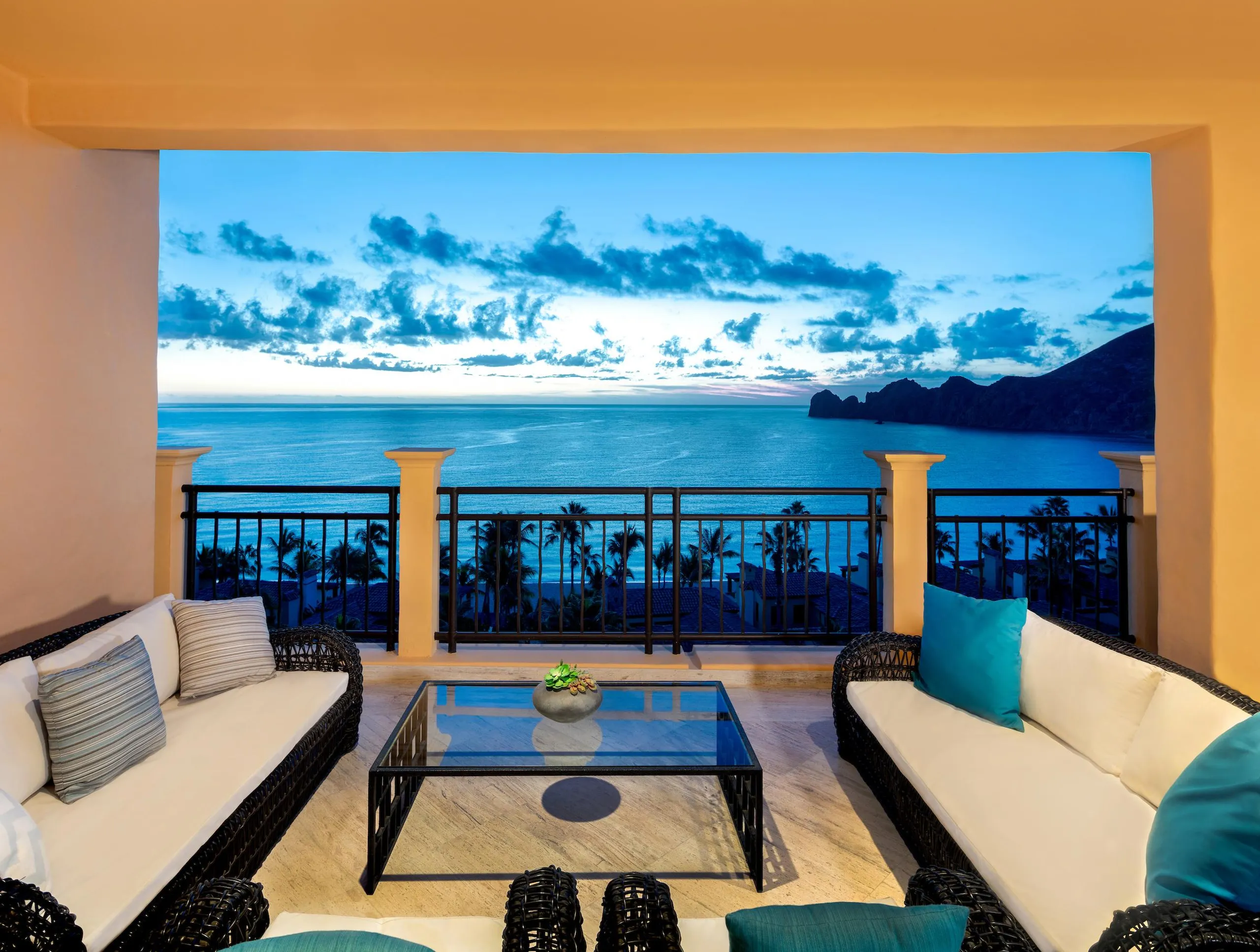 Perfect Penthouse with Captivating Views of Lands End and the Sea of Cortez — photograph 11