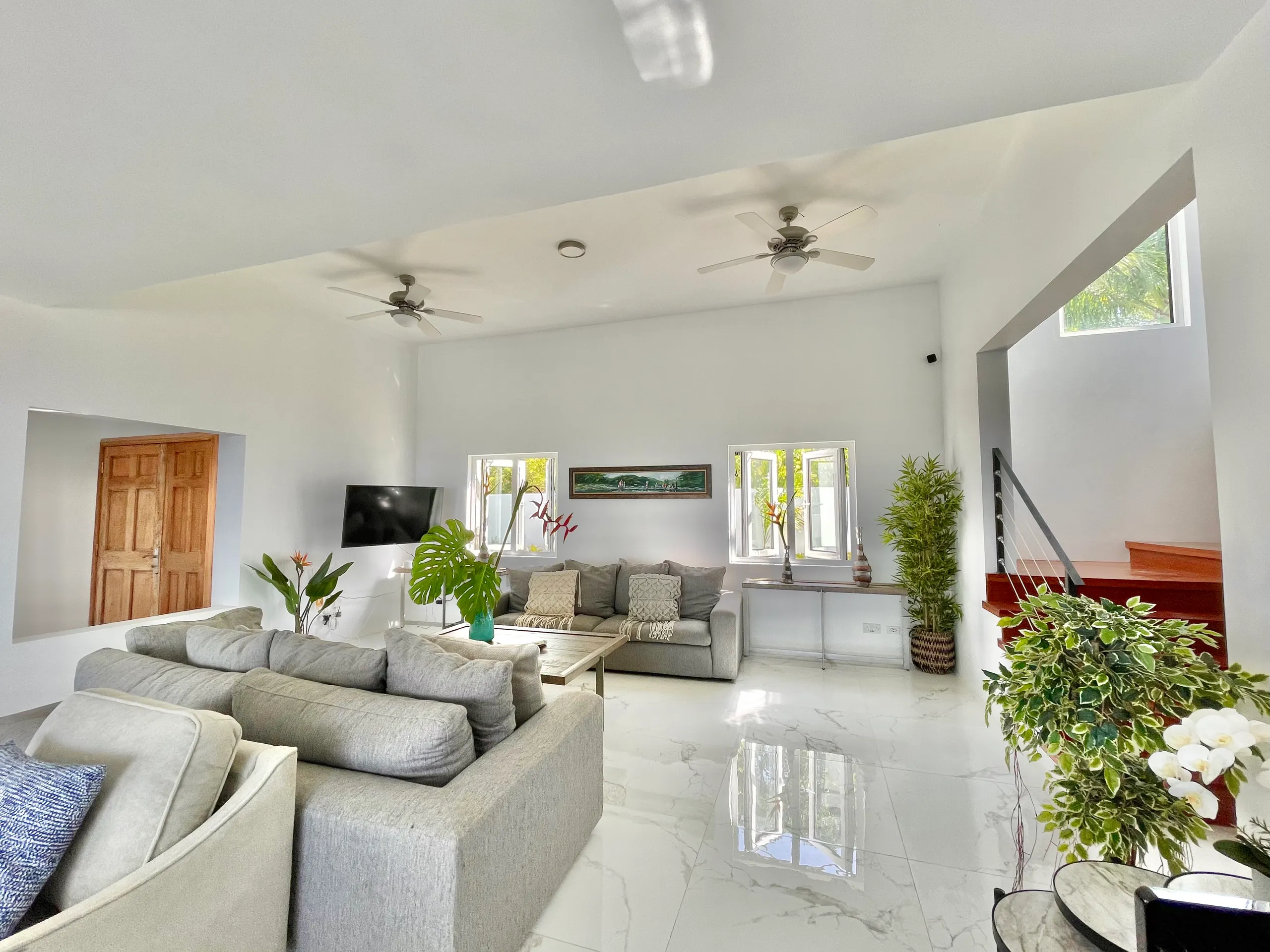 Lovely 5-Bedroom Villa in Oracabessa with Private Pool, Panoramic Sea Views and Lush Landscaped Grounds — photograph 7