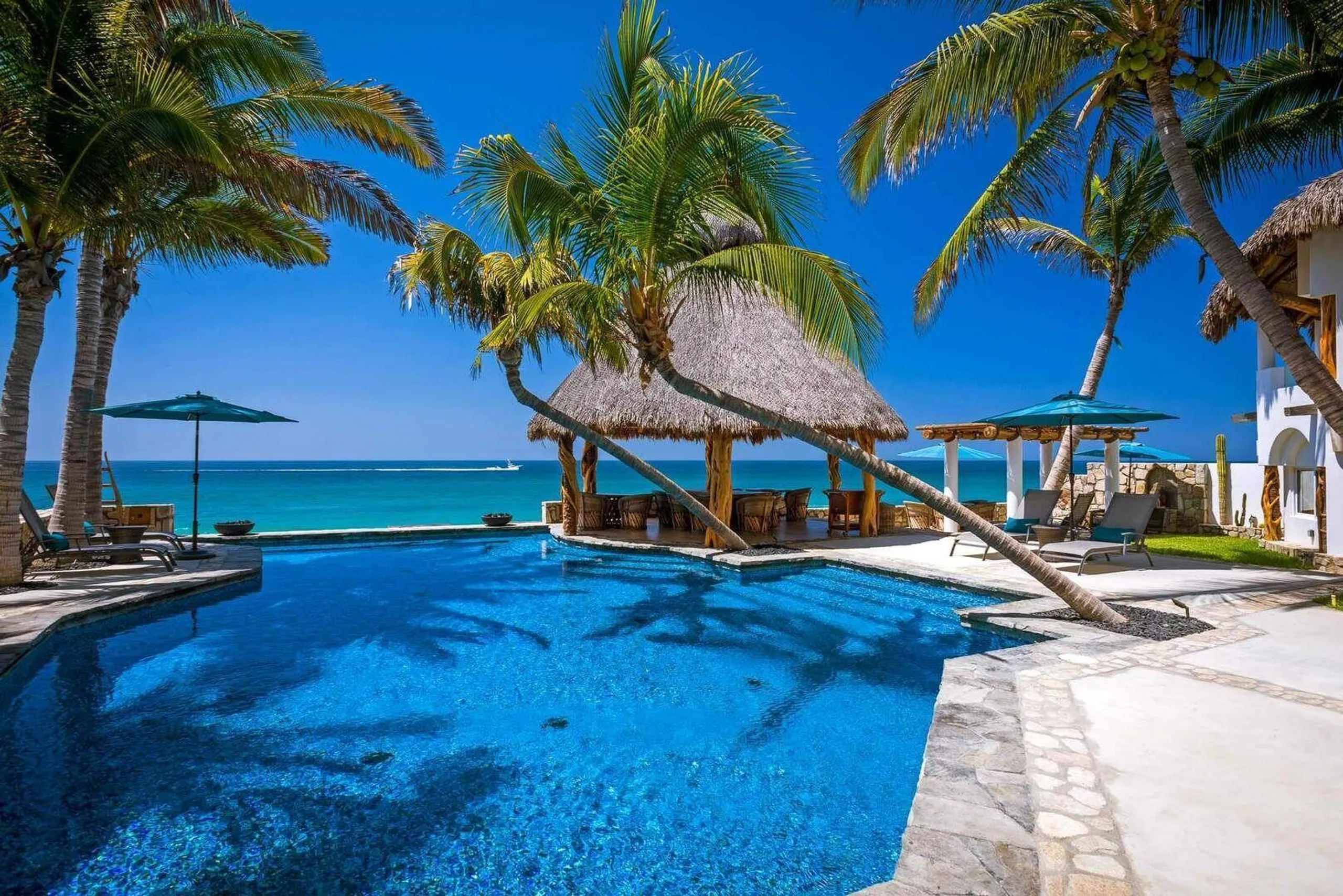 El Encanto Luxury Oceanfront Estate with Private Pool and Lush Grounds, El Encanto