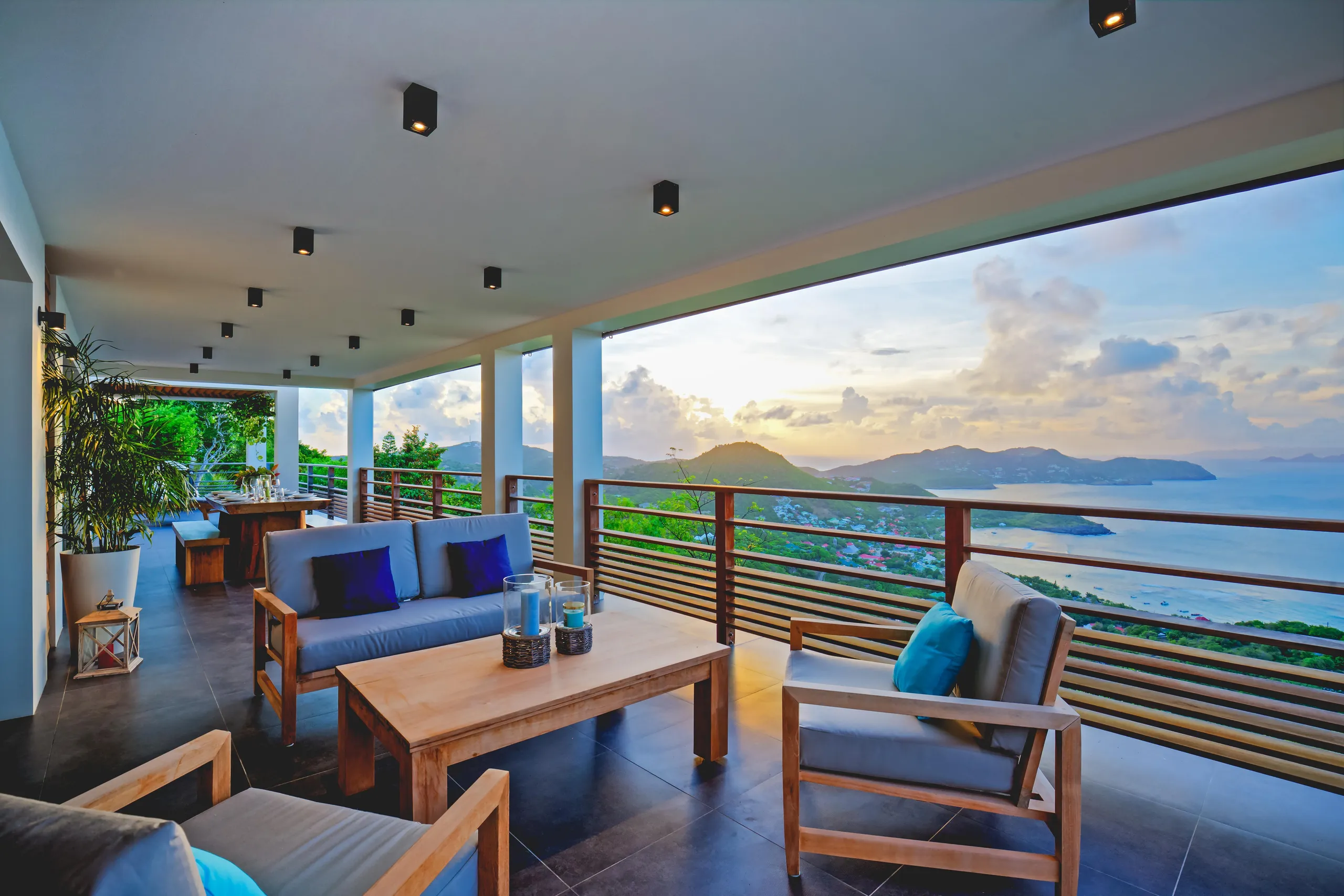 Dignified Oceanview Villa with Private Pool and Fitness Room — photograph 2