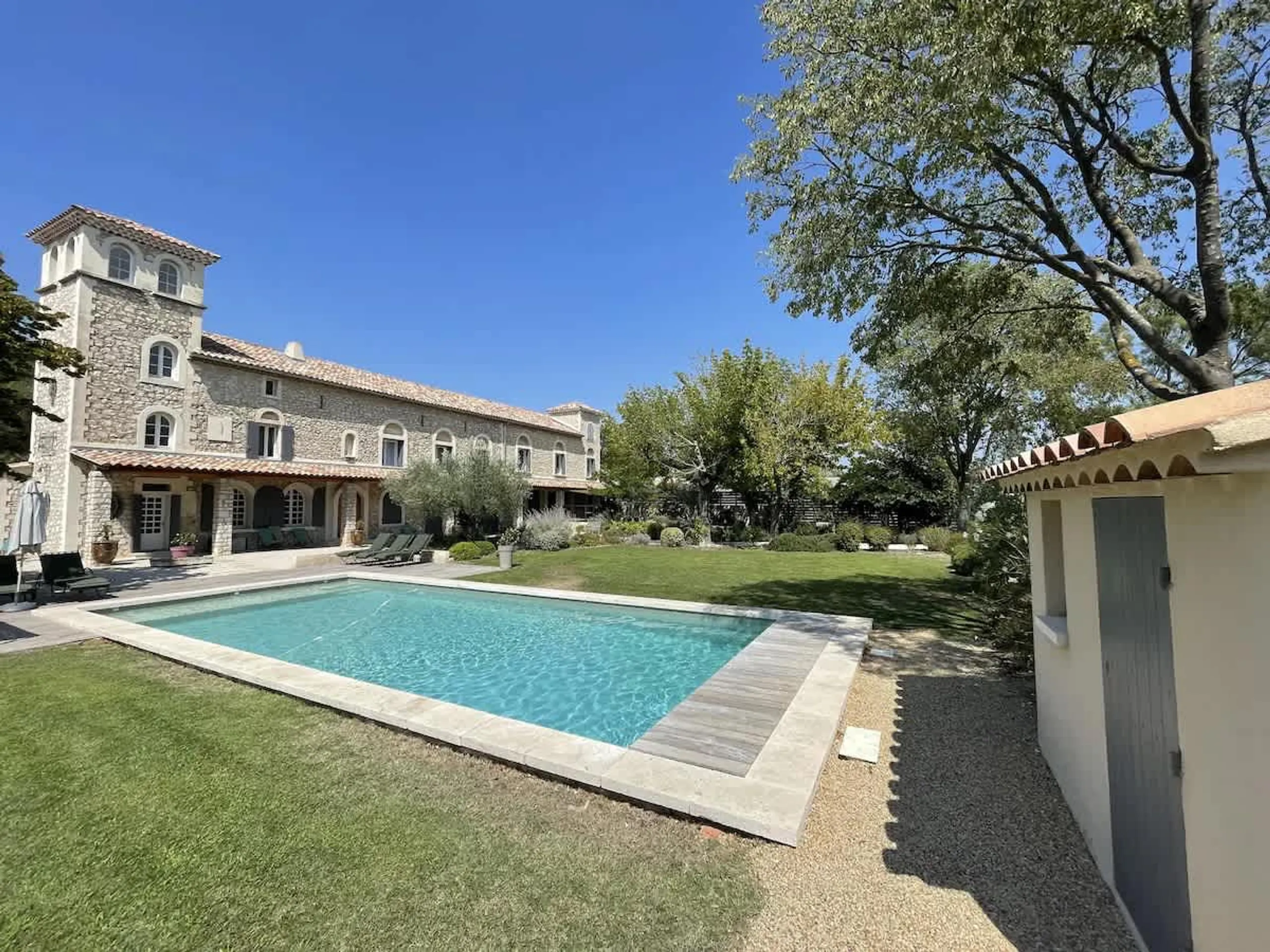 Indulgent 7BR Villa with Heated Pool and 3,000 m² Garden, Noves