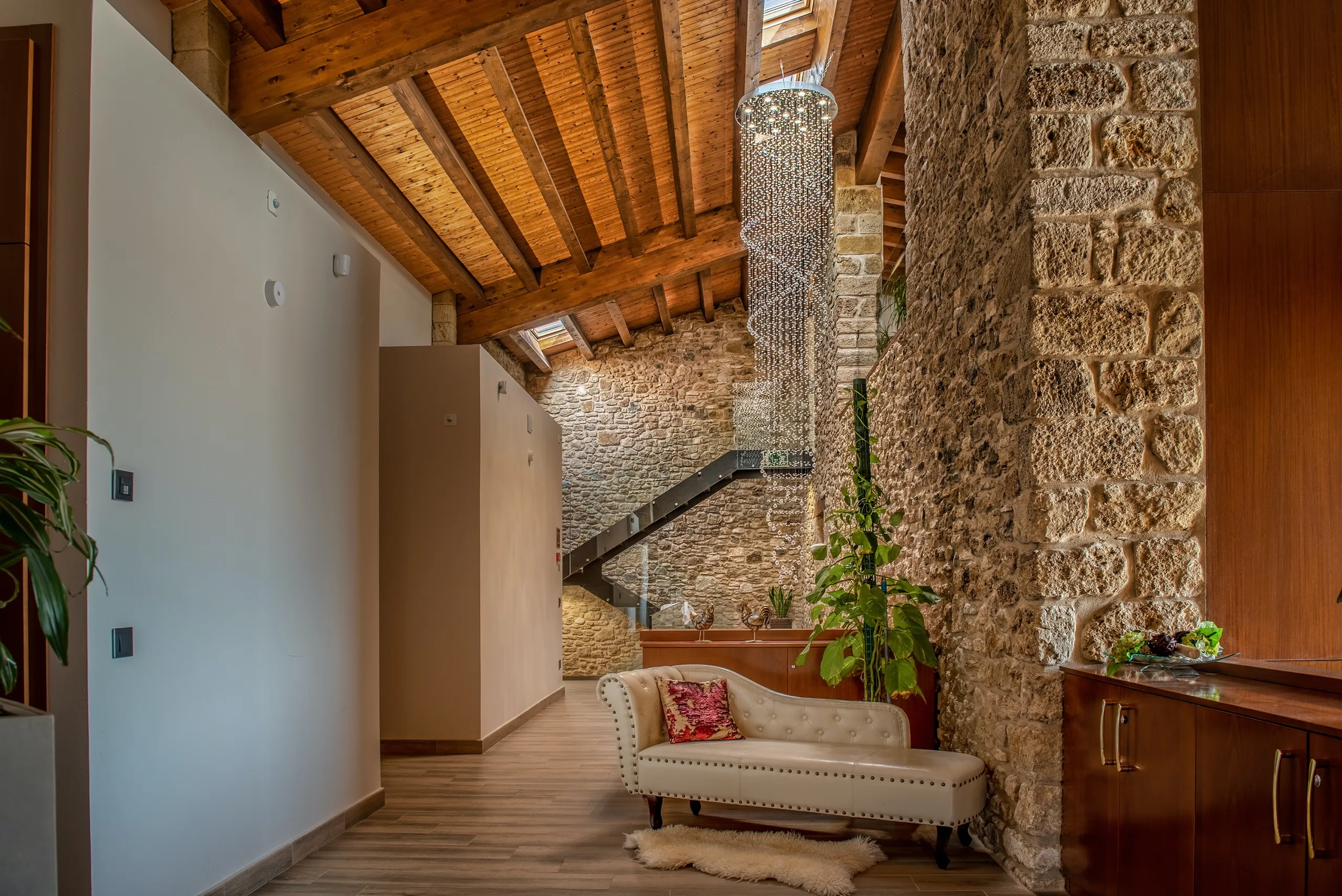 Stunning Costa Brava Villa with Incredible Pool and Views — photograph 6