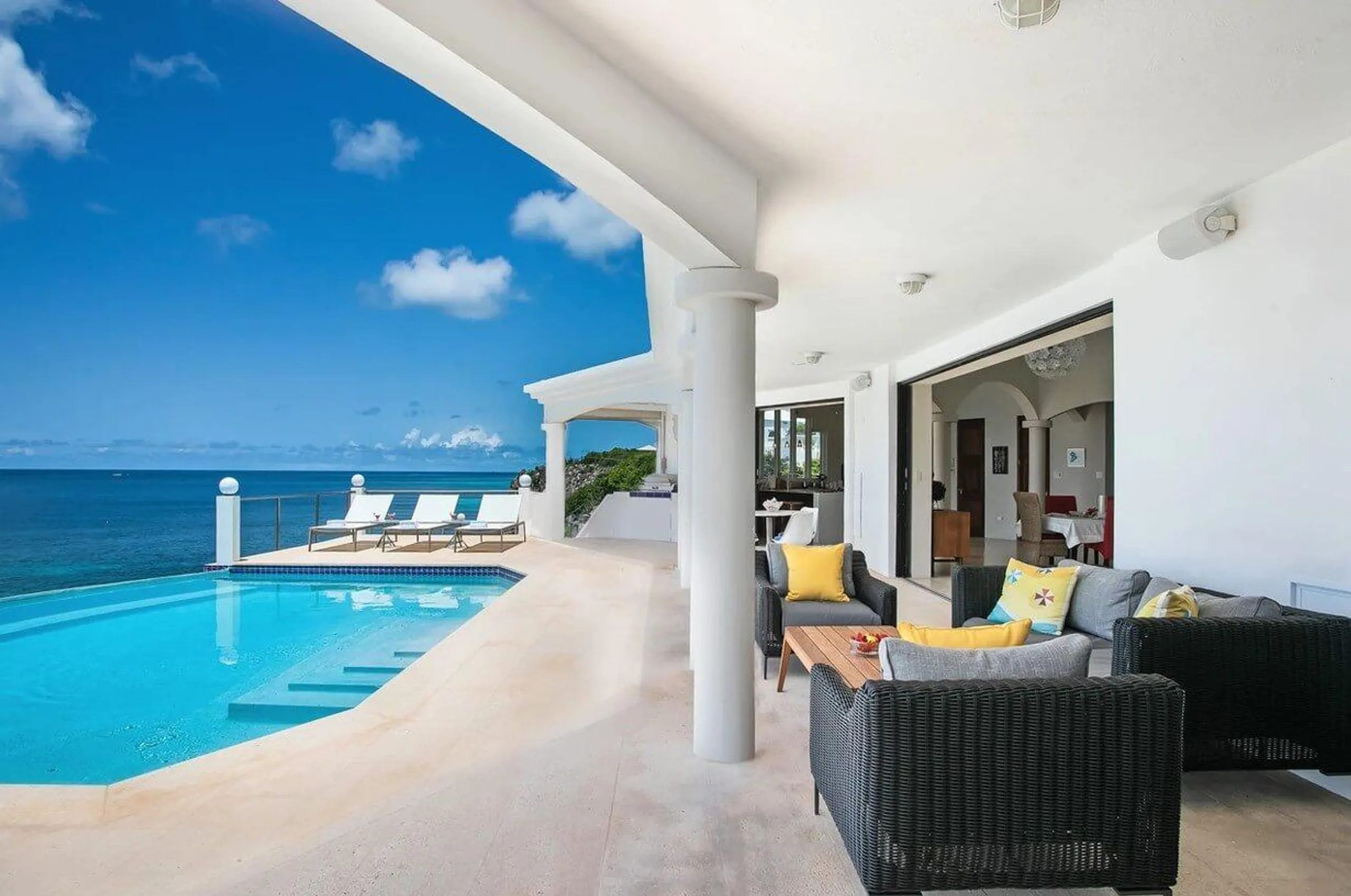 Majestic Anguilla Oceanfront Villa with Infinity Pool & Panoramic Views — photograph 11