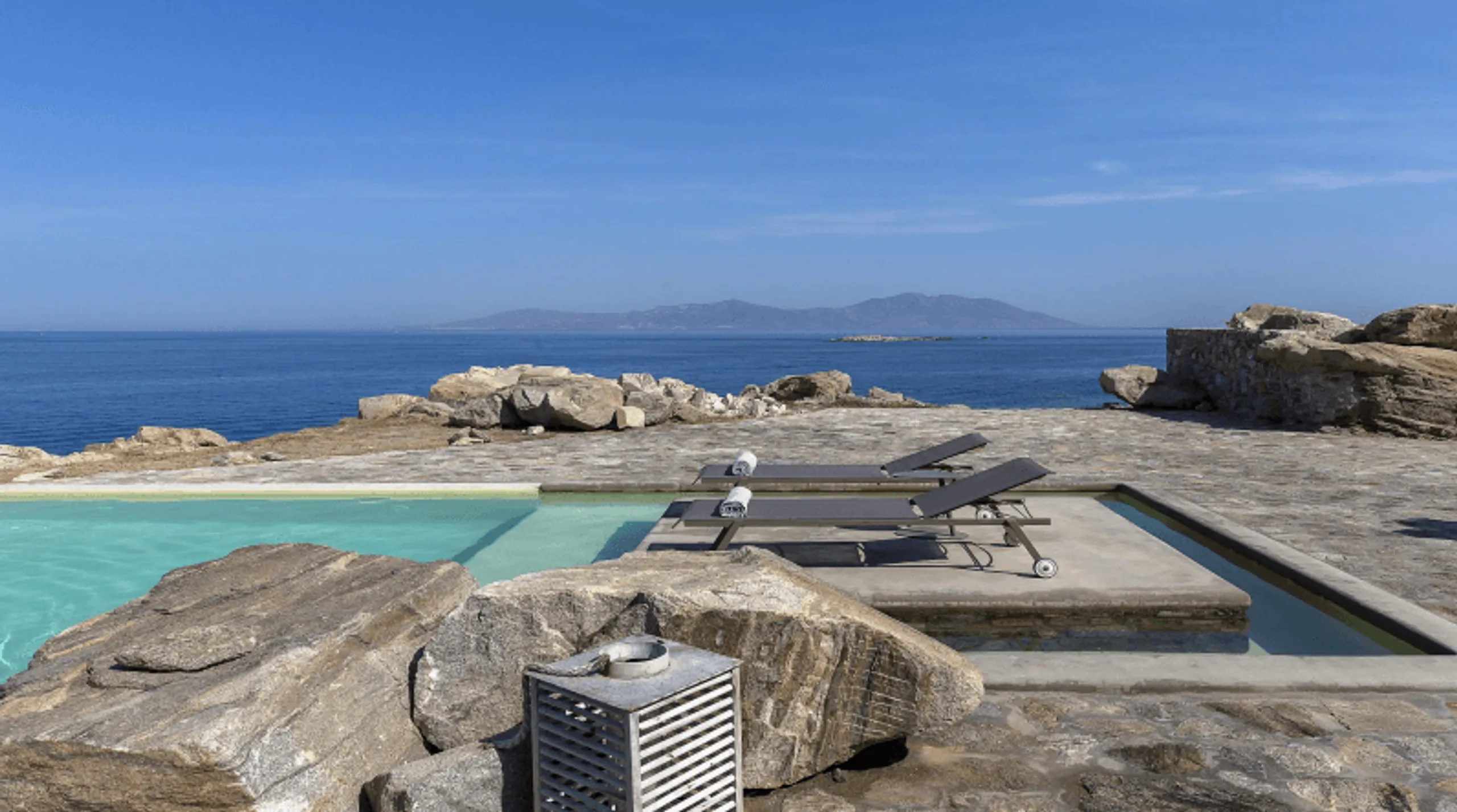 Enchanting Mykonos Sanctuary with Private Pool and Spectacular Views — photograph 5