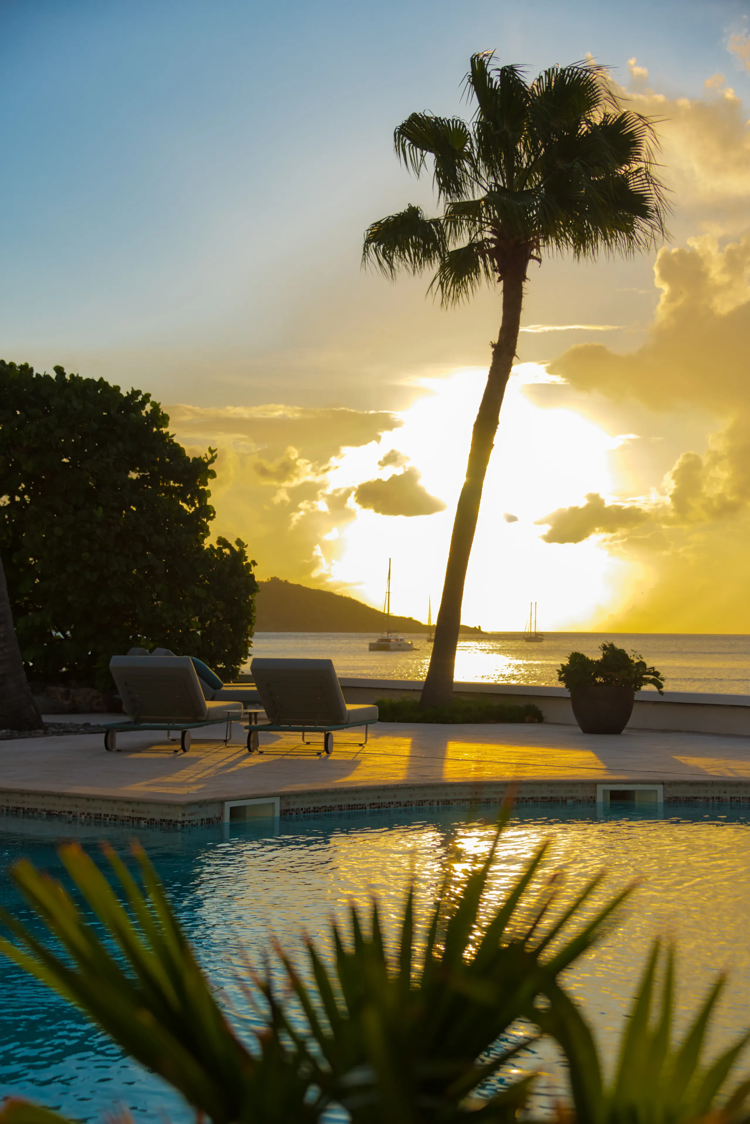 Opulent 6BR Villa with Infinity Pool and, Caribbean Sea Views — photograph 12