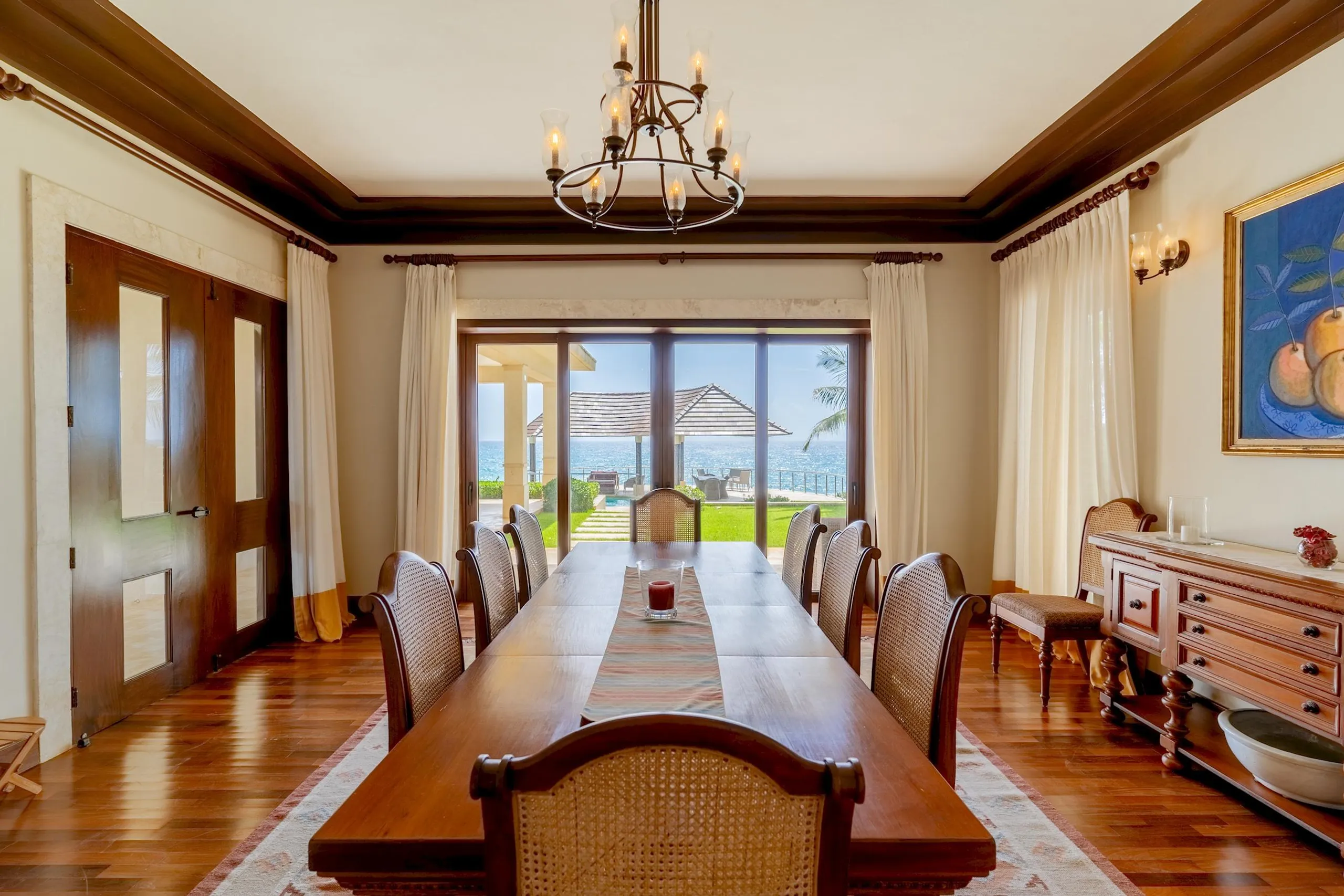 Pristine Oceanview Villa with Luxury Pool — photograph 10