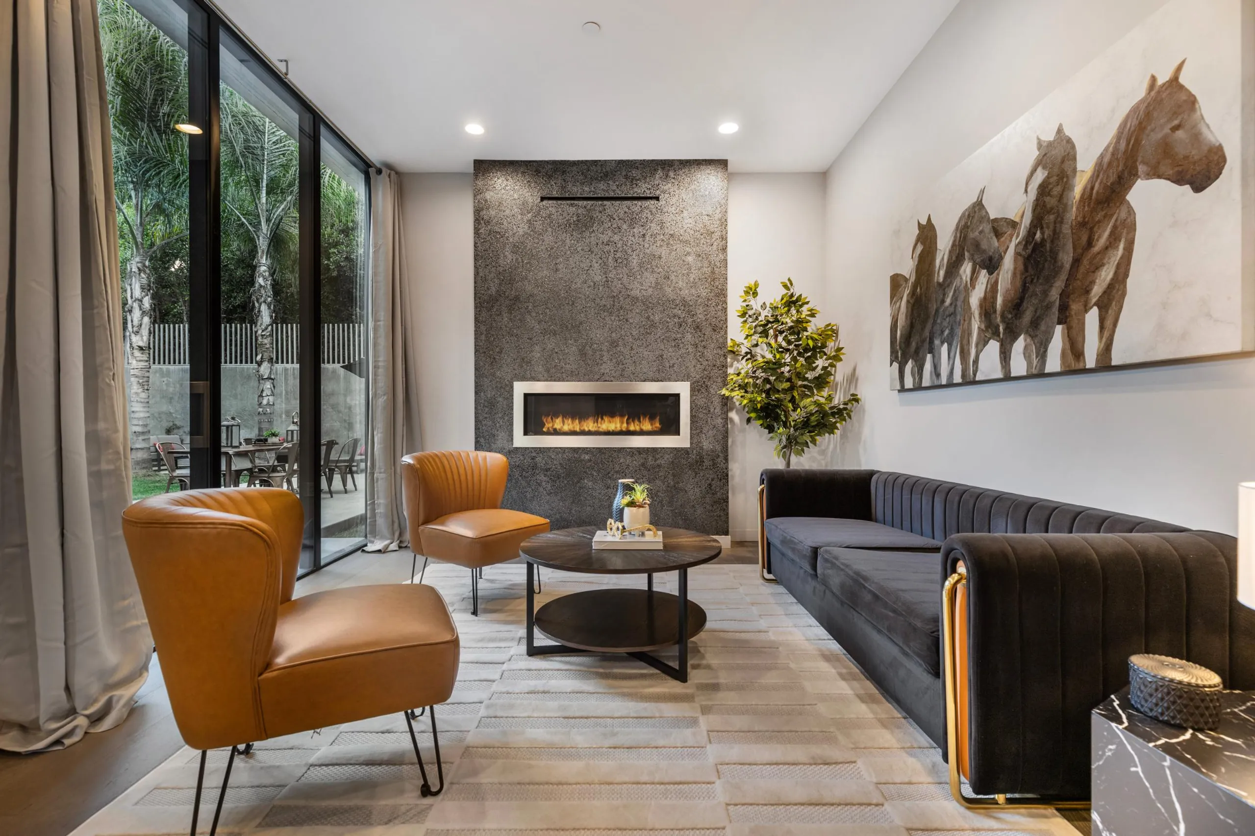 Modern Luxury Canyon Estate with Private Pool — photograph 6