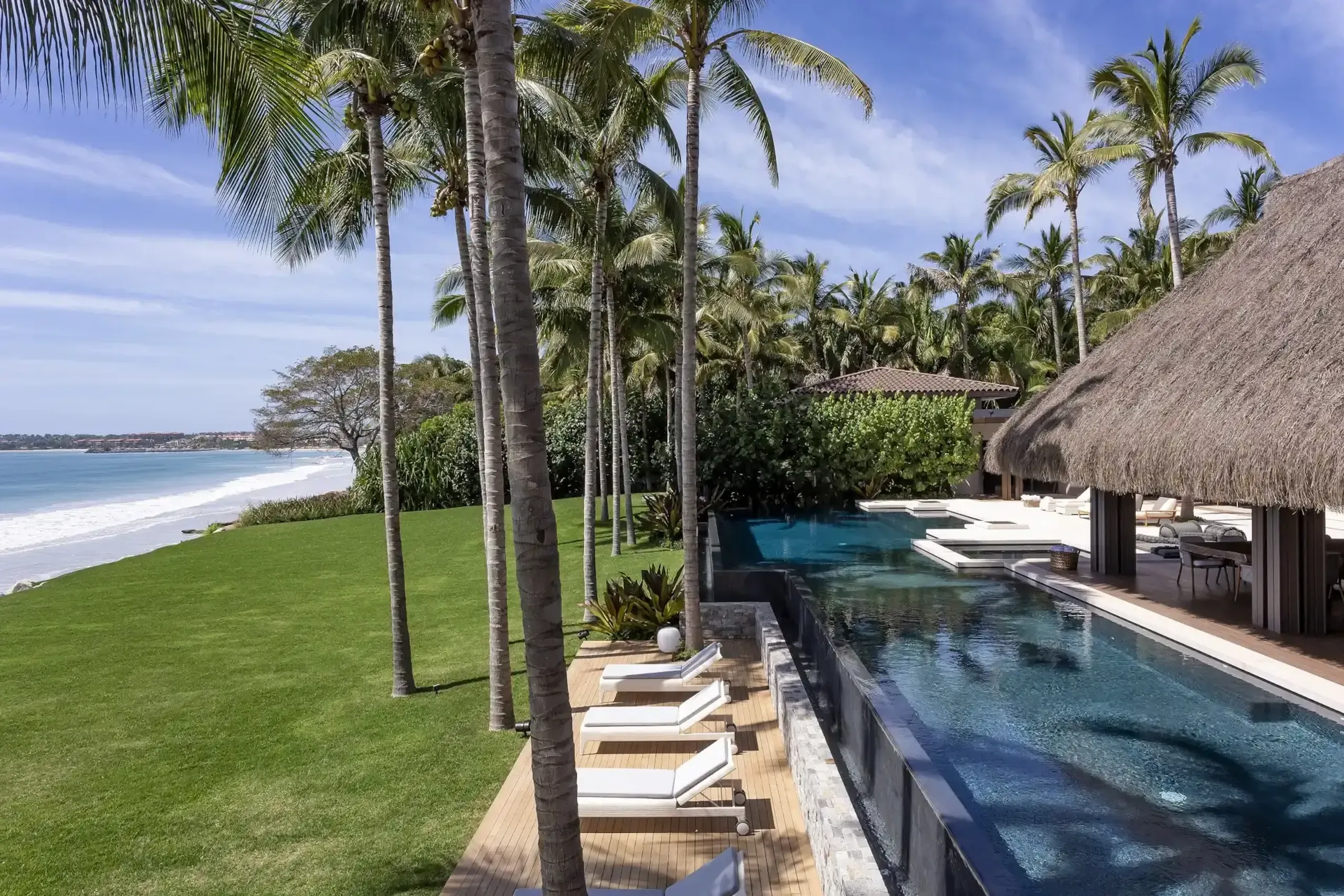 Splendid Ranchos Estates Beachfront Villa with Private Pool and Beach Views in Punta Mita