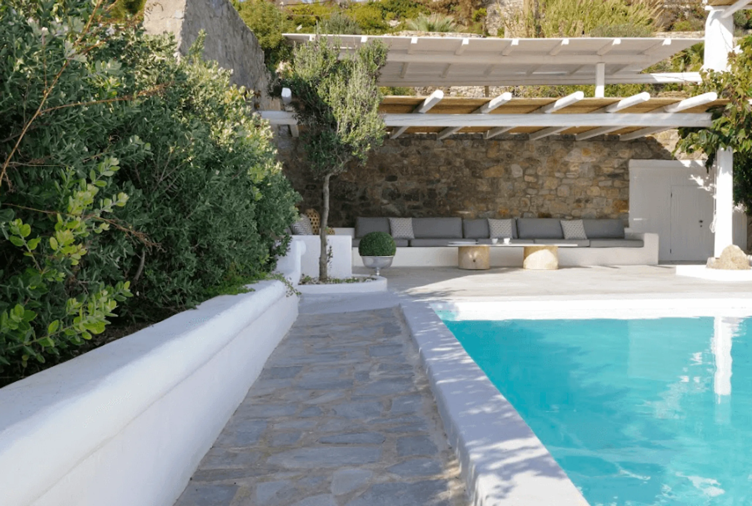 Luxury Villa Rental with Infinity Pool and Magnificent Aegean Sea Views — photograph 5