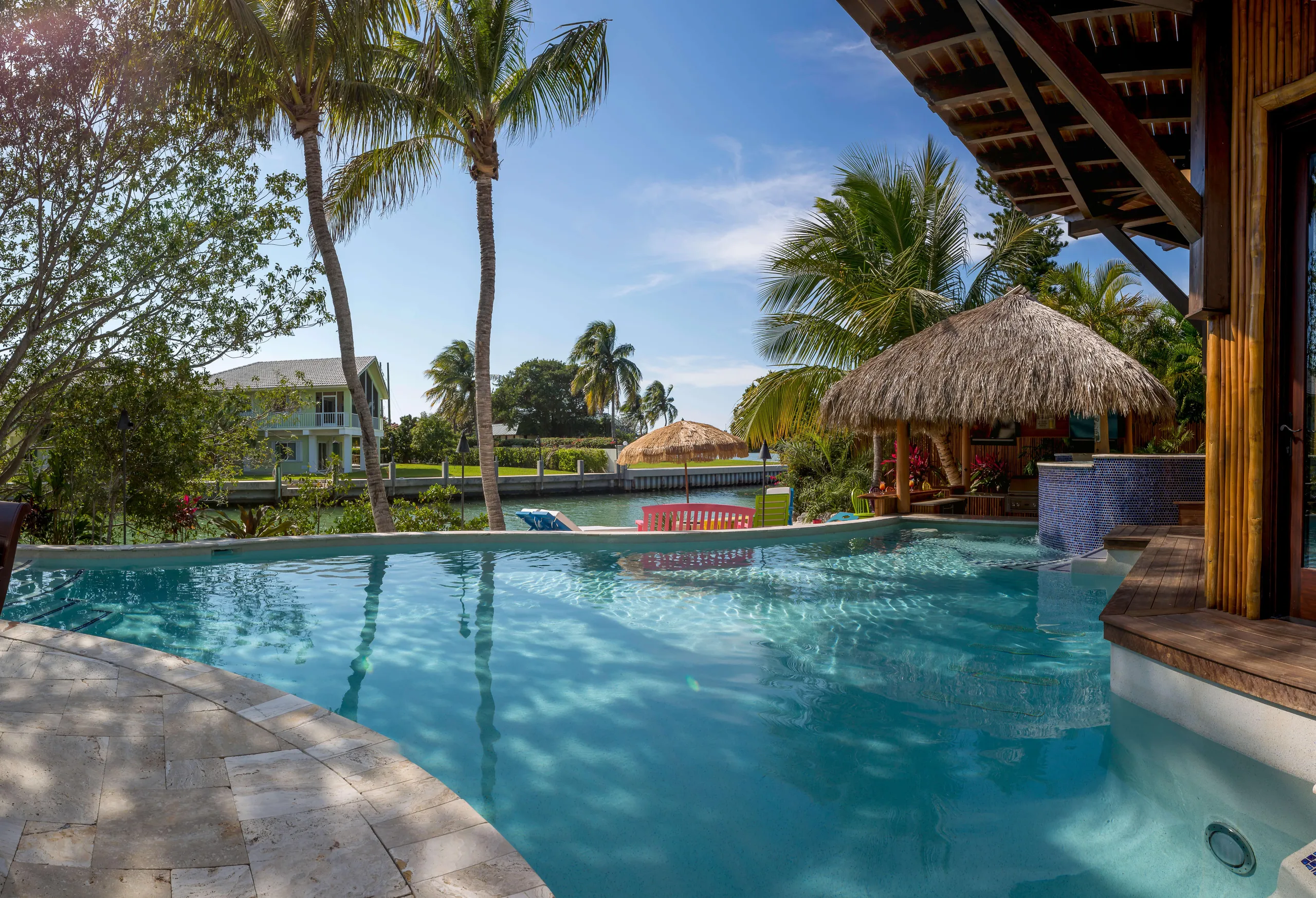 Florida Keys Oceanfront Luxury Villa with Tiki Pool and Many Amenities — photograph 5