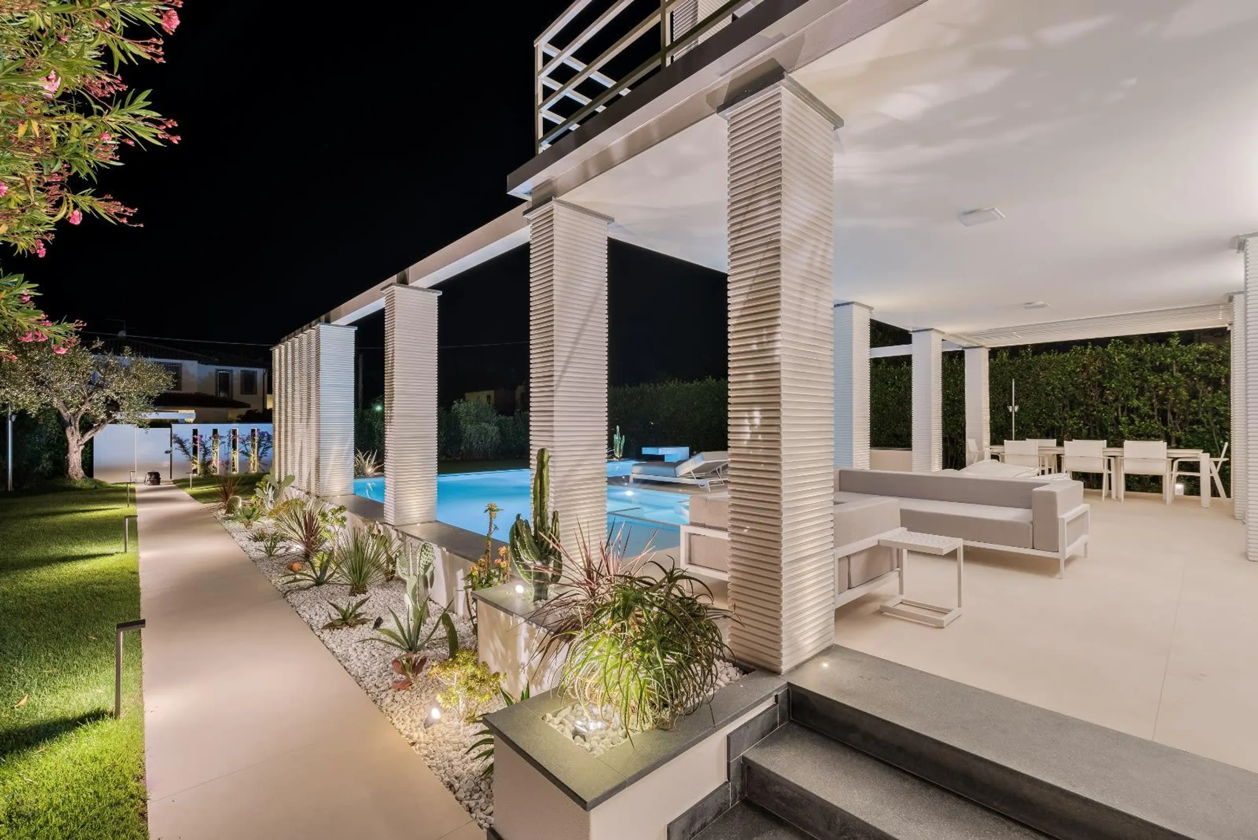 High-End Villa in Versilia with Private Heated Pool, and Steps from the Beach — photograph 6