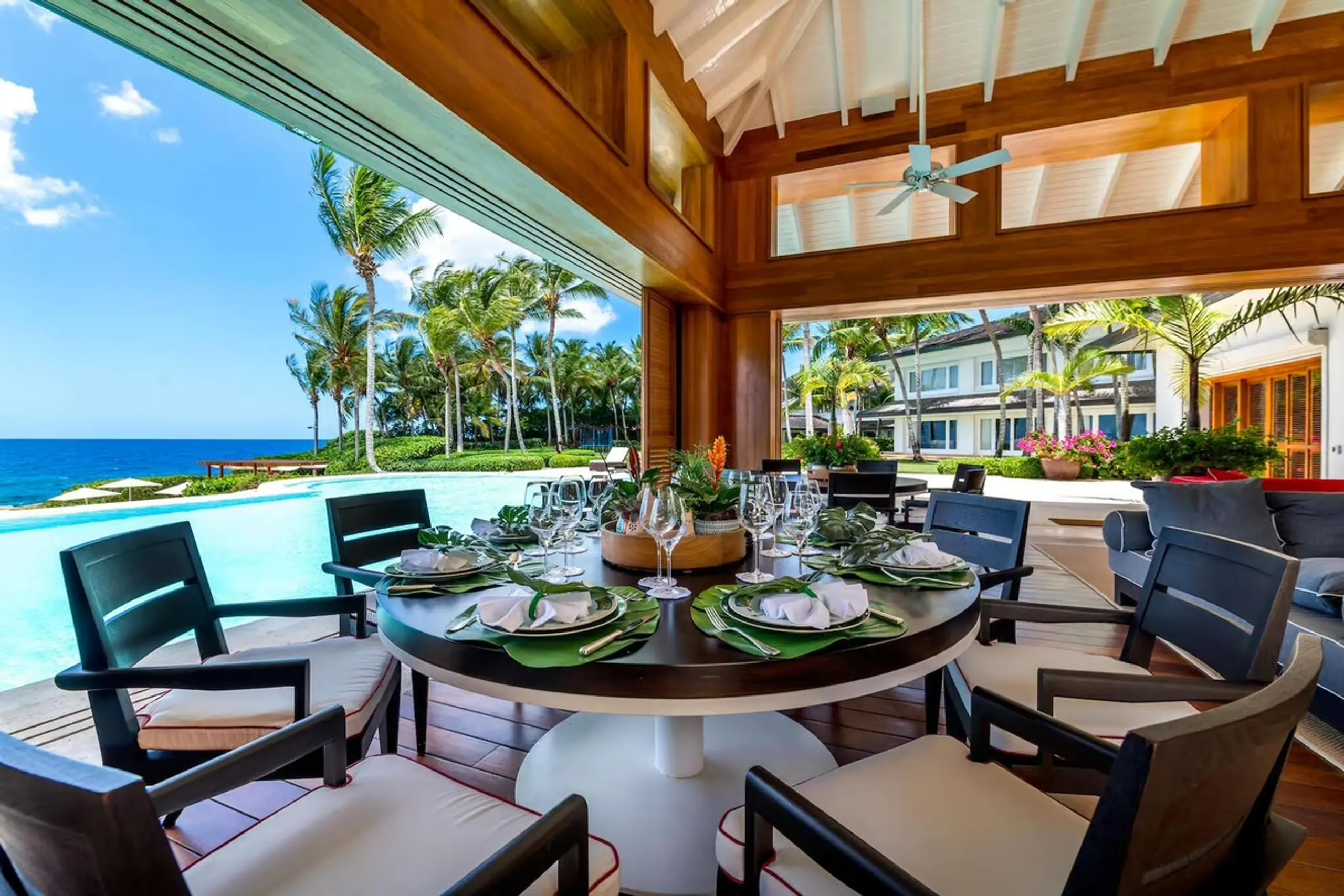 Luxurious Beachfront Estate in La Romana with Private Pool and Walks to Beach — photograph 6