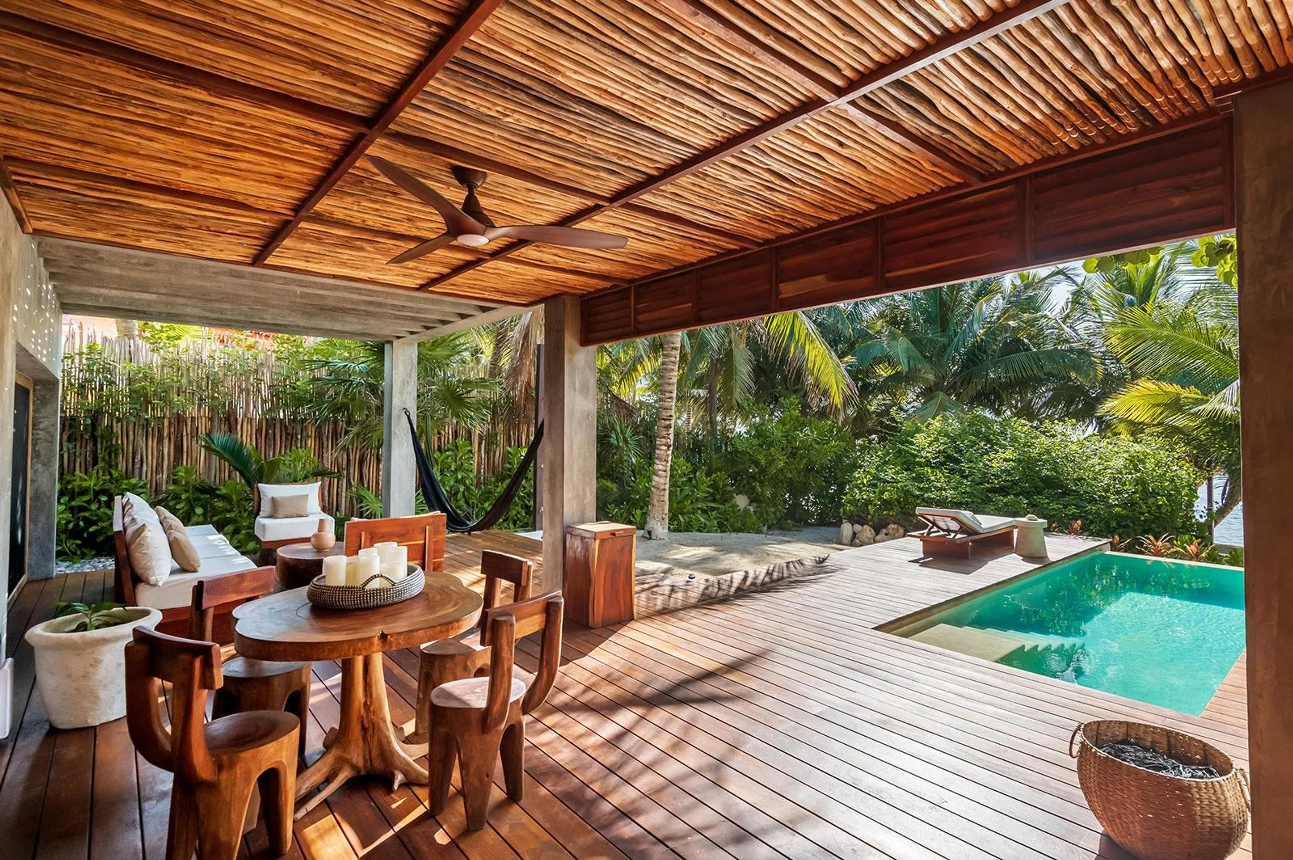 A Majestic Retreat with Pool, Mountain Vistas, and Oceanfront Splendor VILLAWAY® — photograph 9