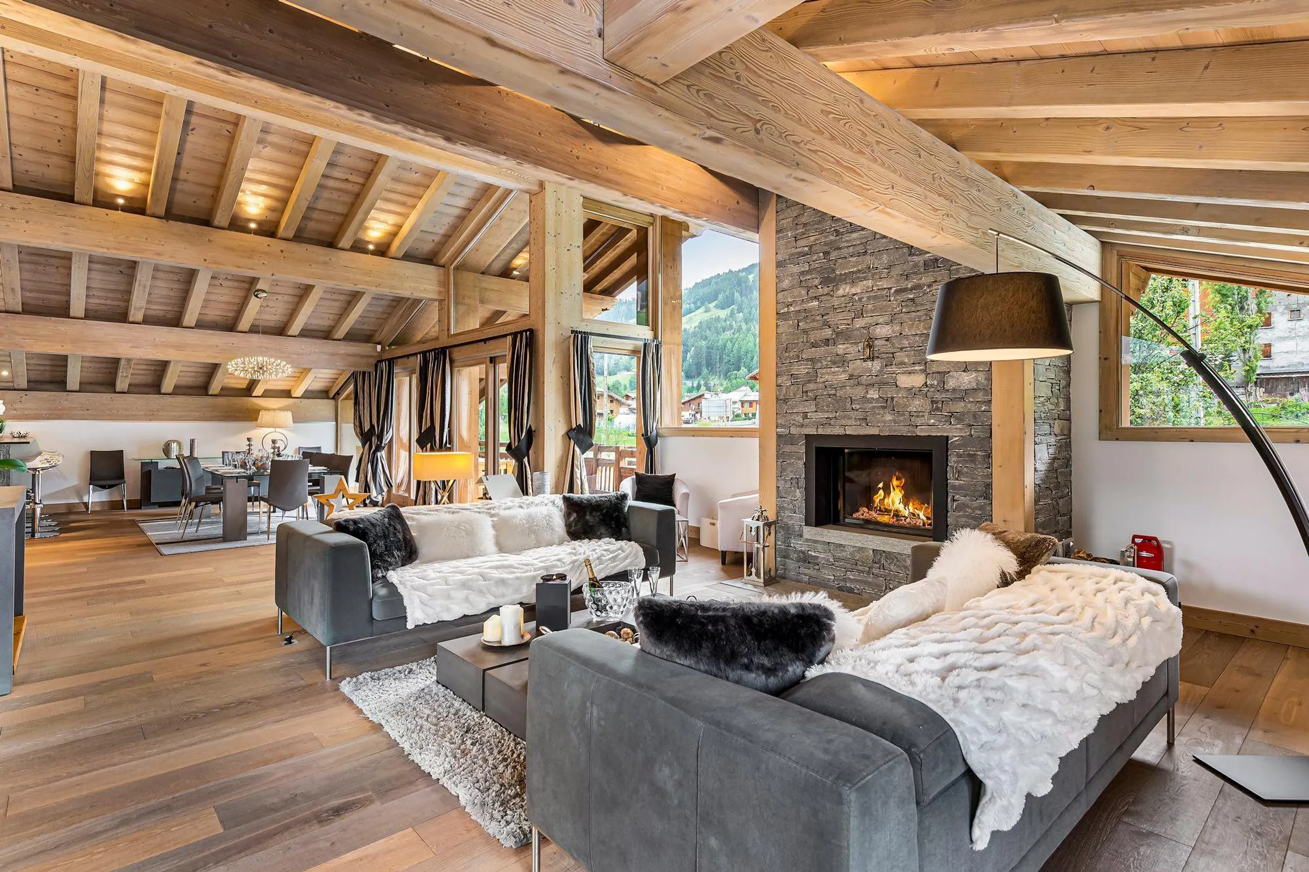 Invigorating 6BR Villa with Private Indoor Swimming Pool, Sauna and Alpine Scenery — photograph 5