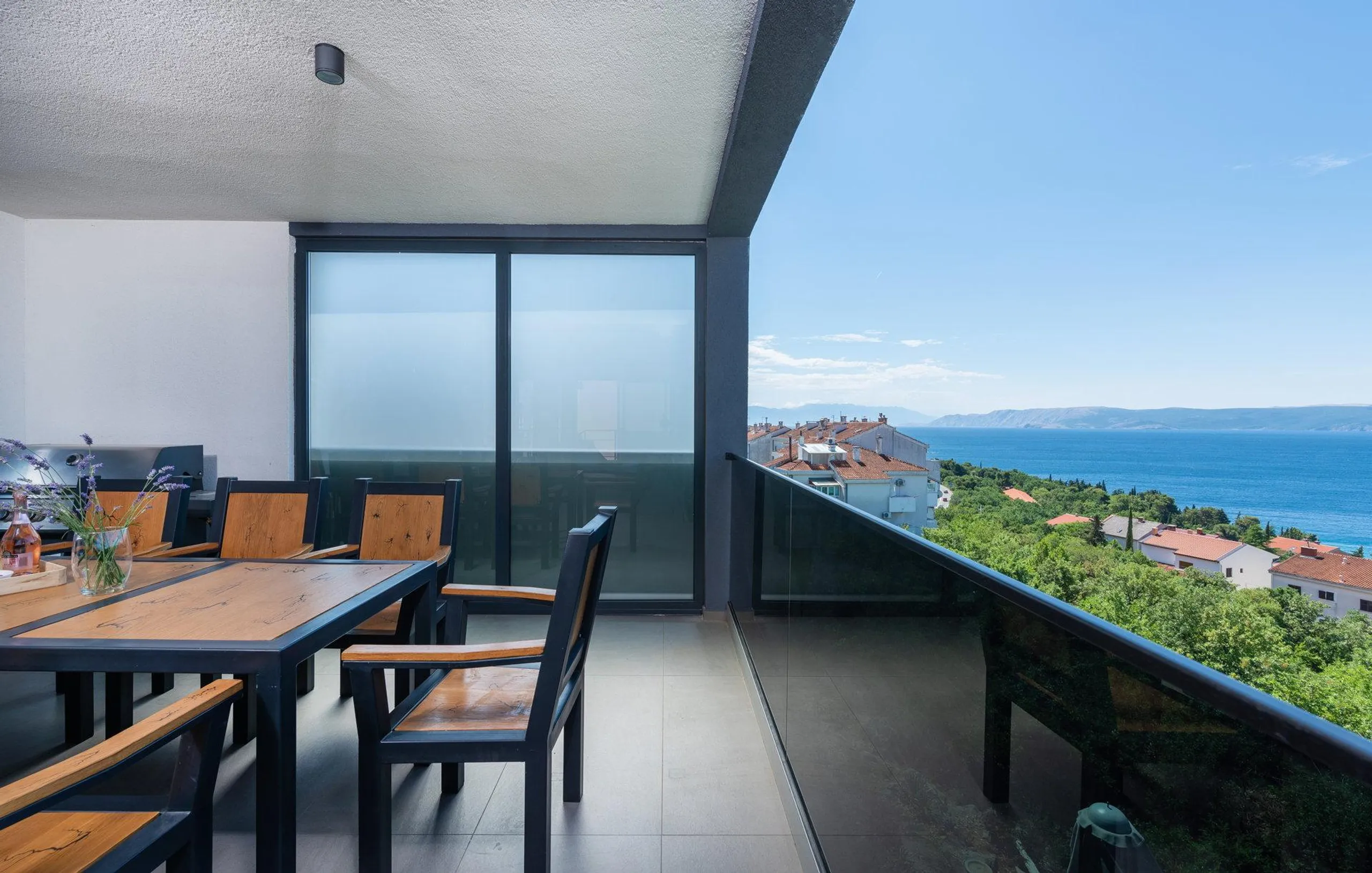 Captivating Villa with Heated Pool and Mesmerizing Views of the Adriatic Sea — photograph 12