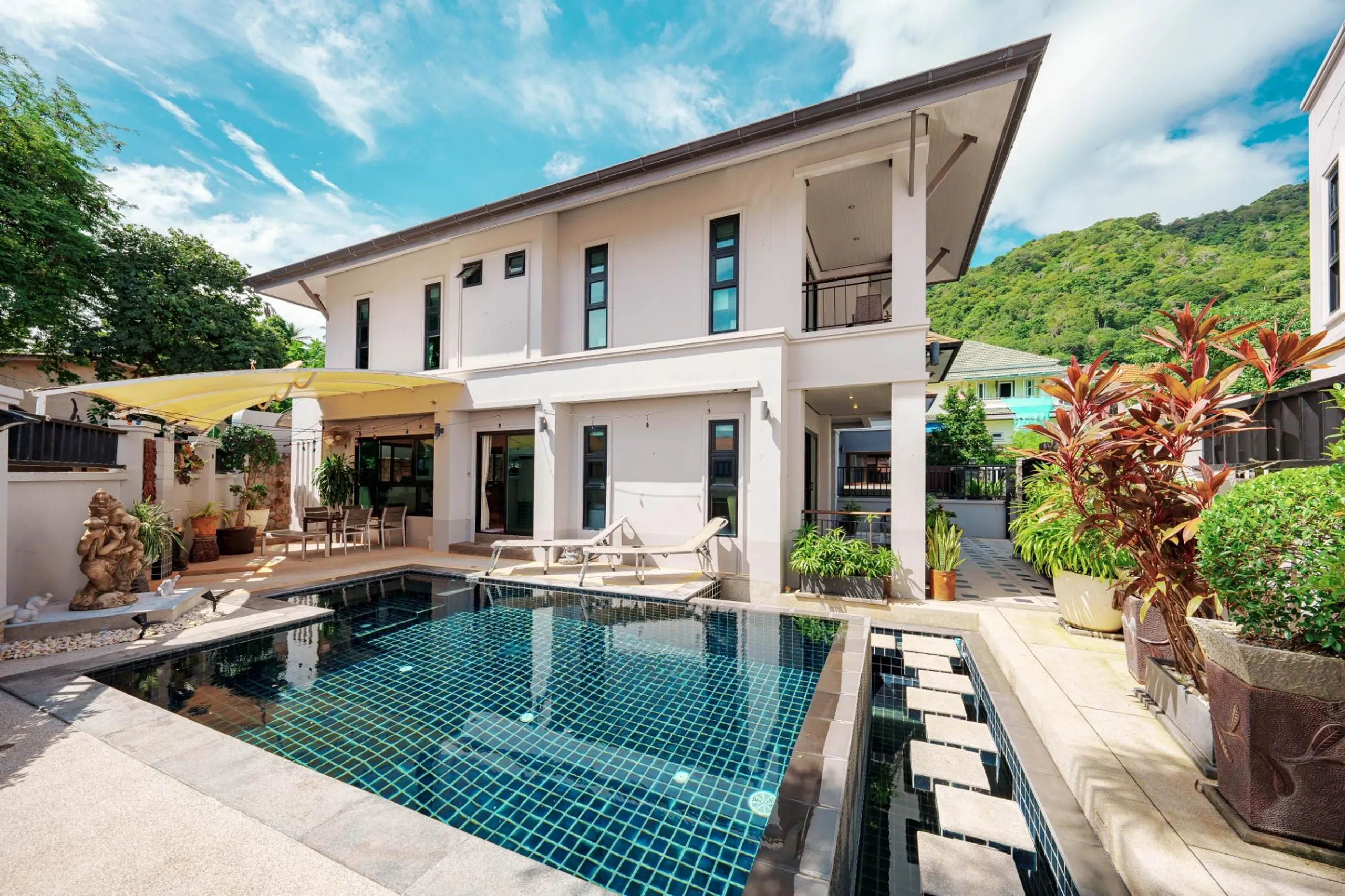 Villa setting in Thailand
