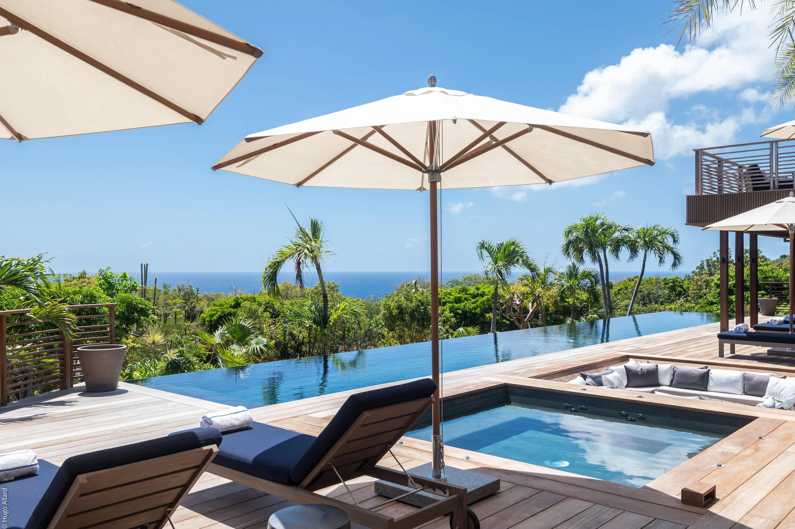 Airy Majestic Villa with Heated Lap Pool and Palm-Filled Terrace — photograph 6