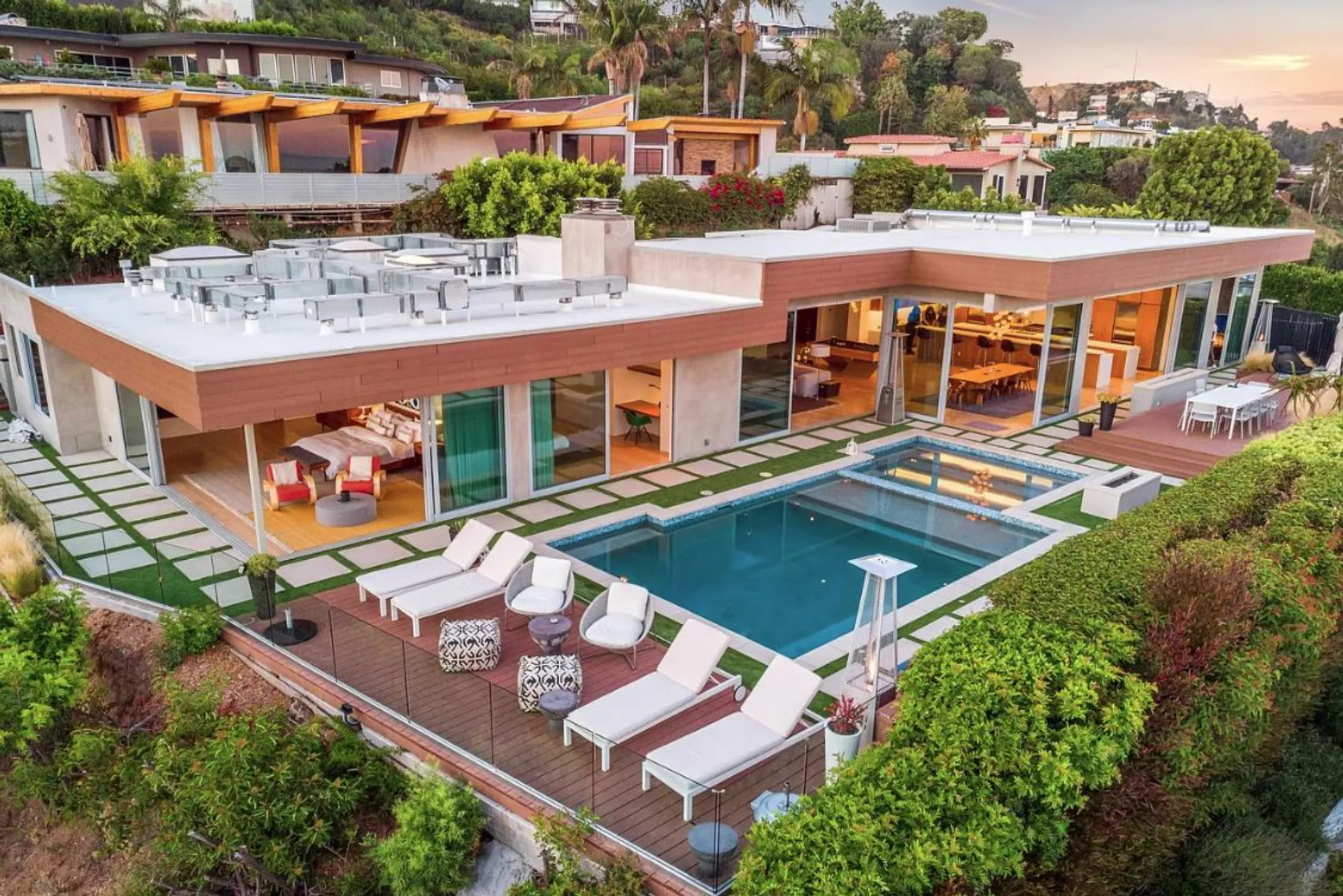 Majestic Elegant Villa with Infinity Pool And City View, West Hollywood