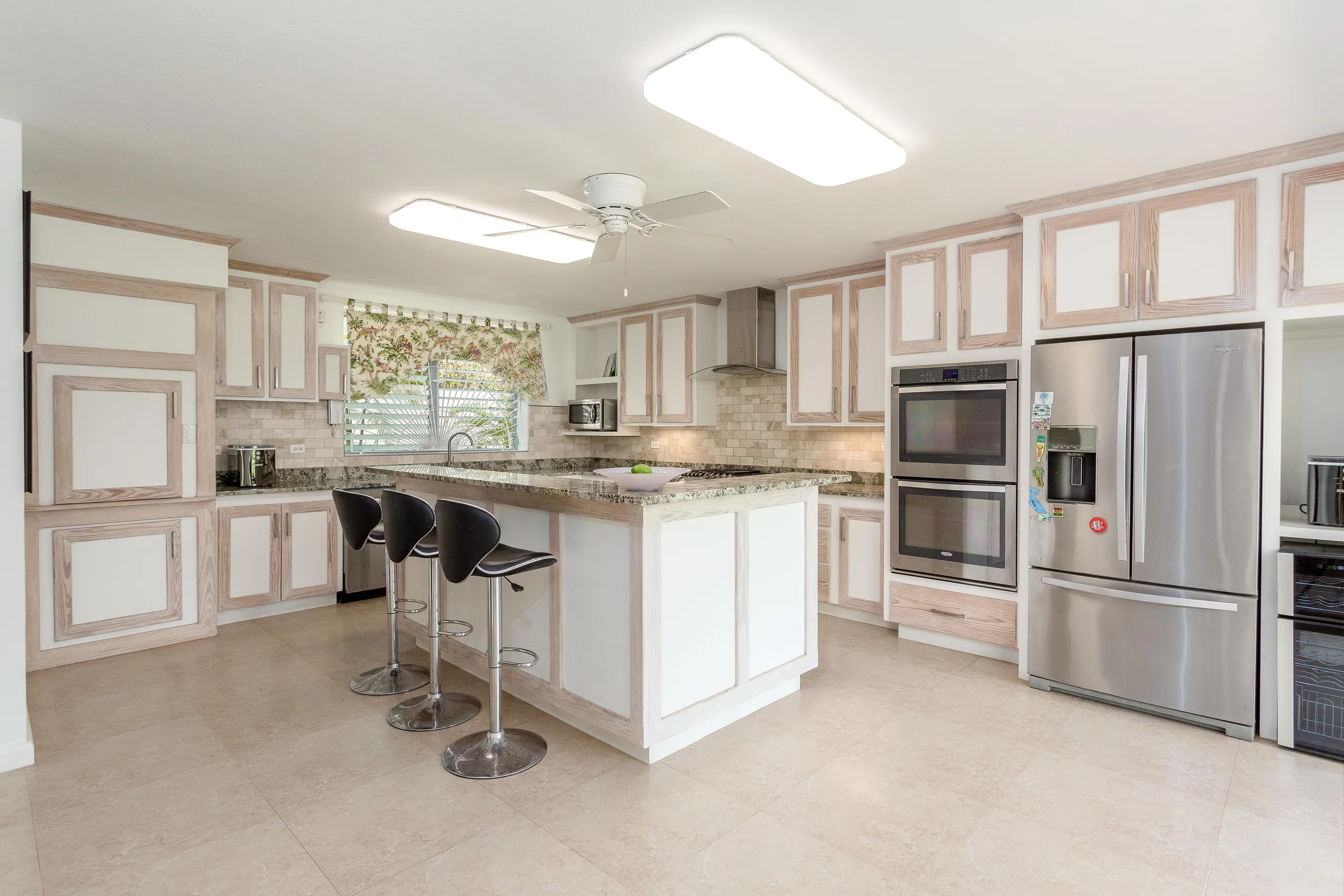 Sandy Lane's Colonial Styled Villa with Beach and Golf Course Access — photograph 5
