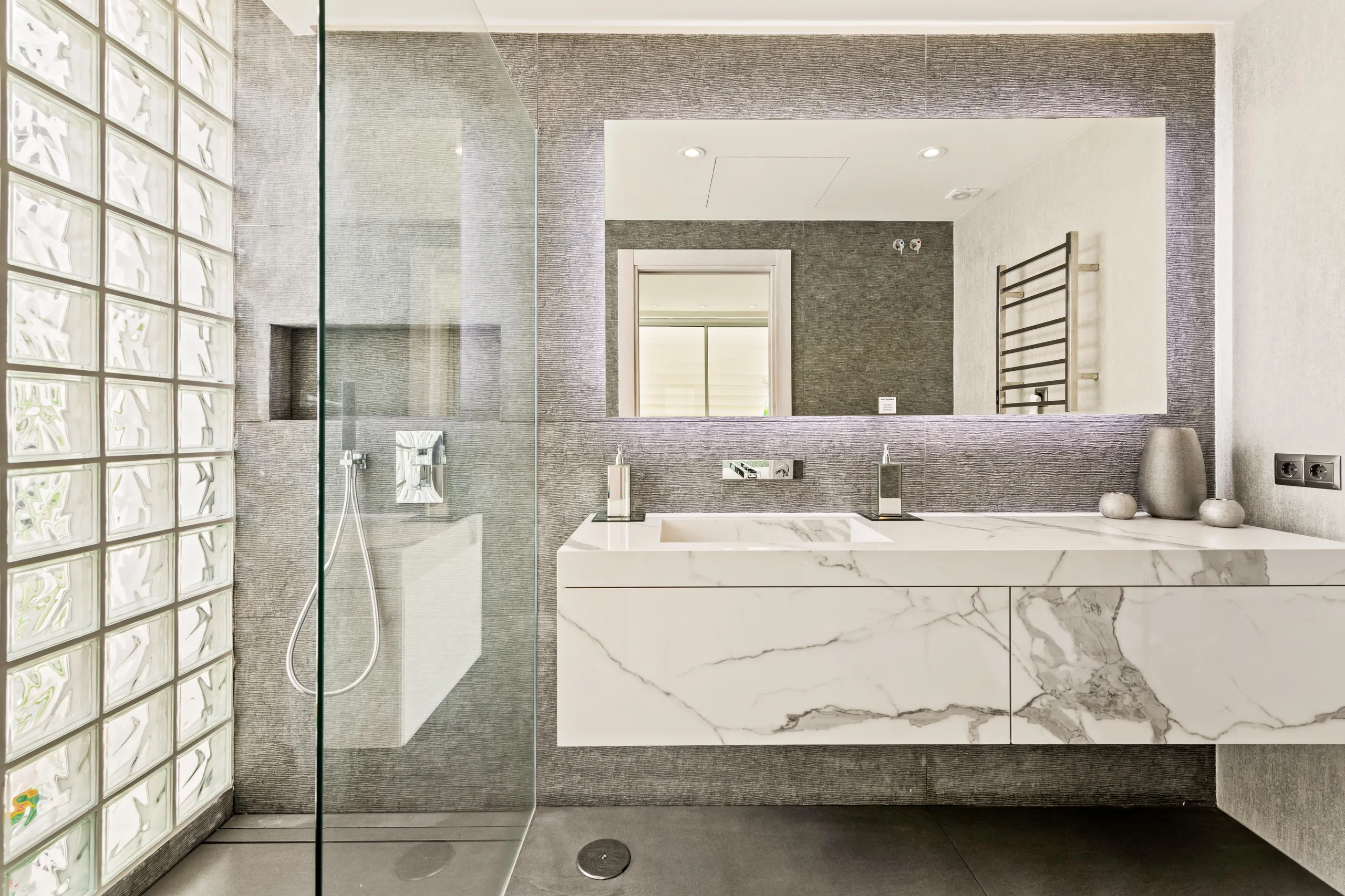 Serenity Beach Villa with Private Pool - A Luxurious Haven by Malaga and Marbella — photograph 11