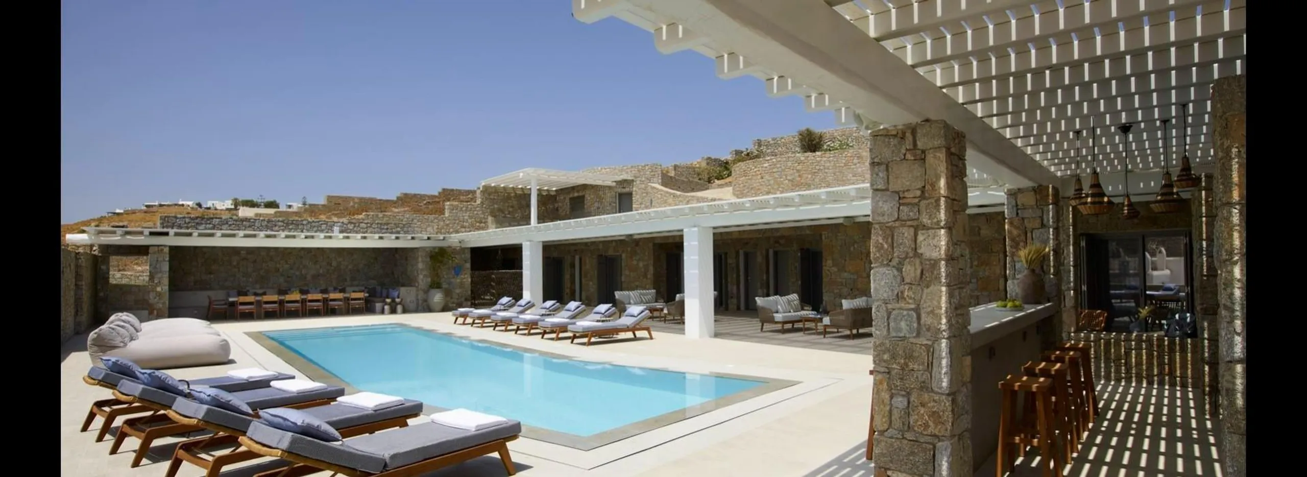 Luxurious Retreat with Breathtaking Views — photograph 3