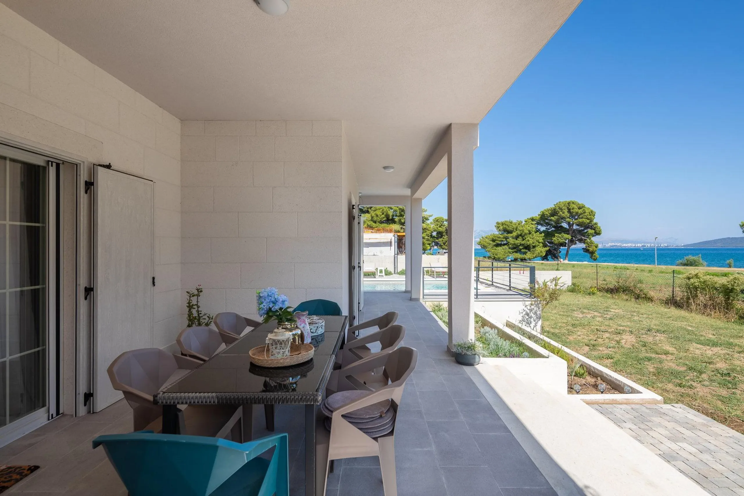 Refined Villa with Private Pool near Trogir's Historic Old Town — photograph 12