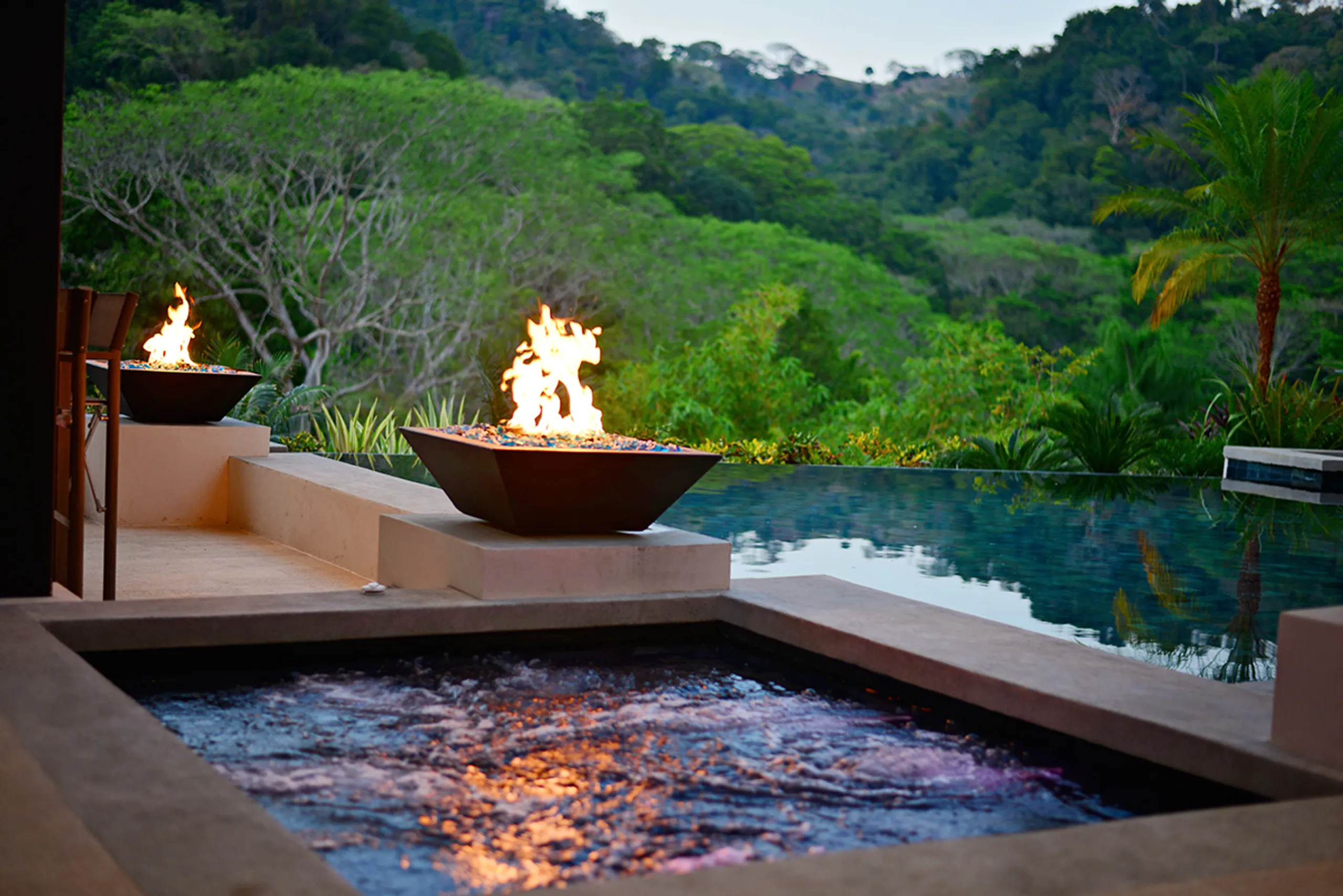 Tropical Paradise Villa with Private Infinity Pool, Heated Jacuzzi and Stunning Views — photograph 5