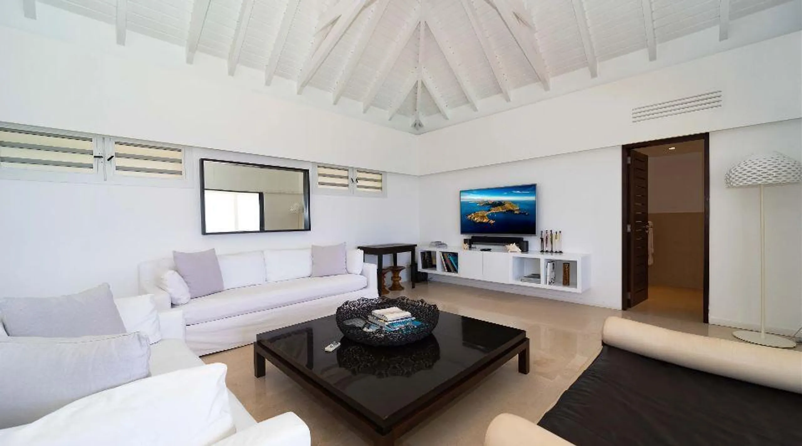 Refined St. Barths Colombier Villa with Private Infinity Pool and Ocean Views — photograph 12
