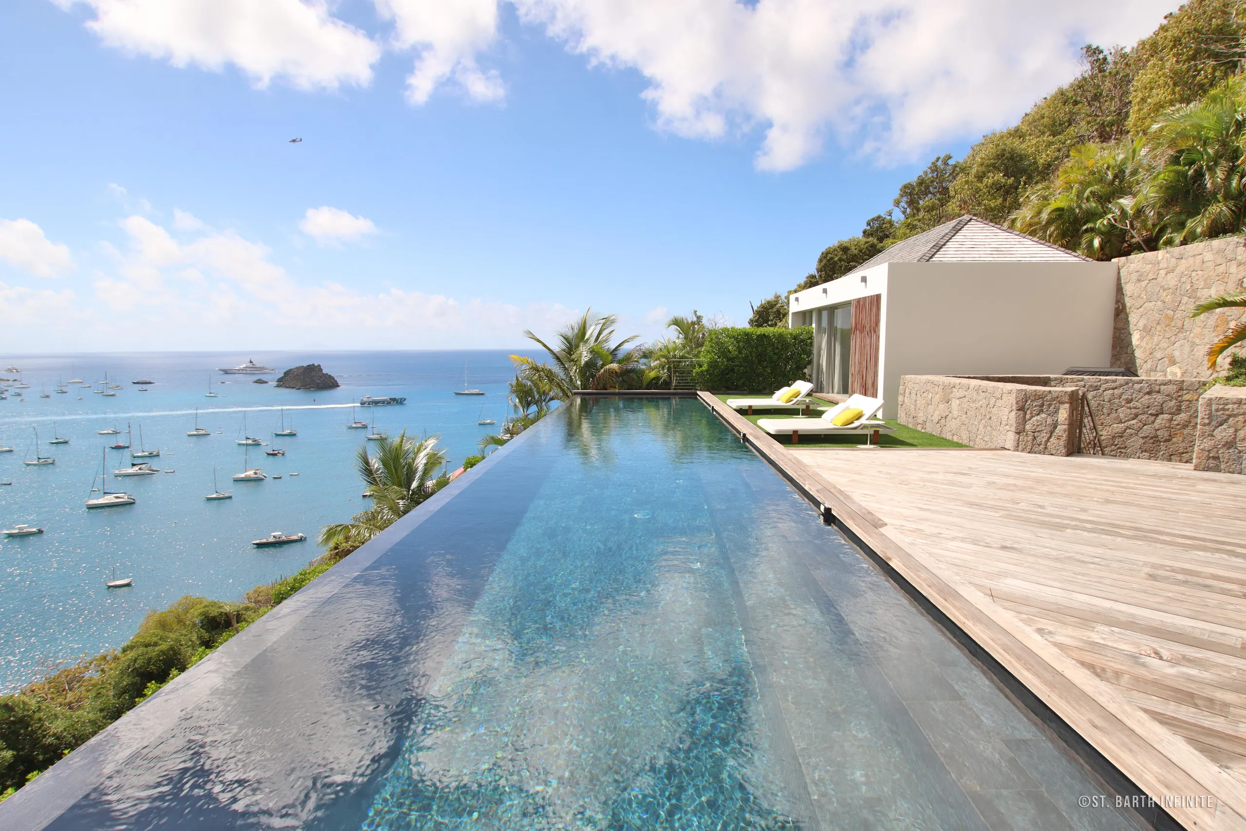 Palatial Oceanview Villa with Infinity Pool — photograph 3