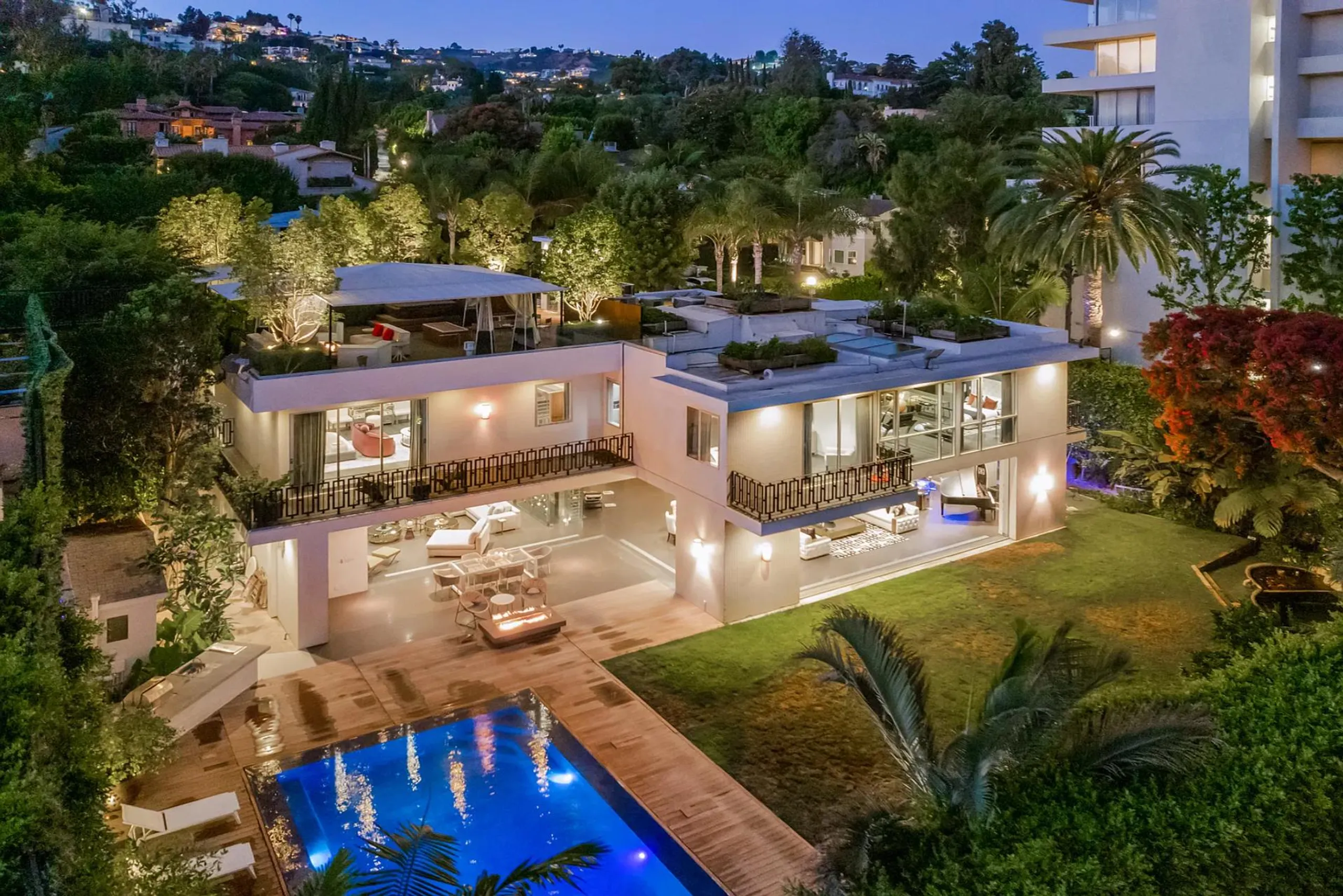 Stunning West Hollywood Royale Estate With Private Pool, Beverly Hills