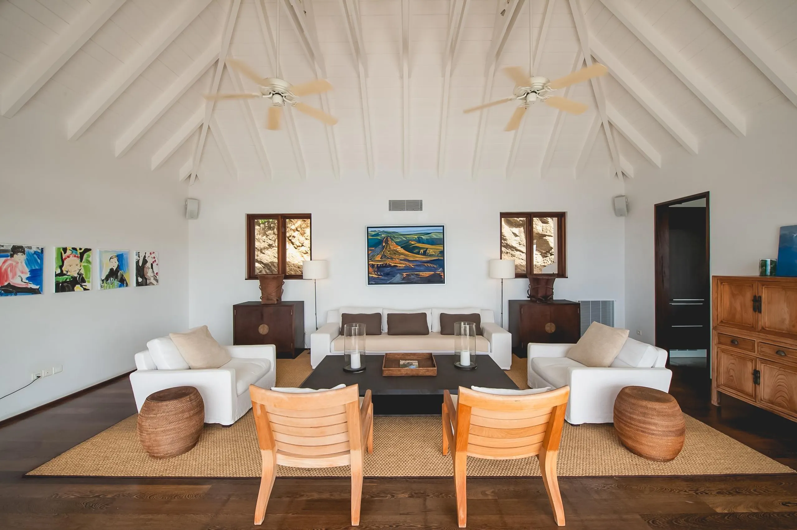 Superb Paradise Villa with Infinity Pool and Firepit — photograph 8