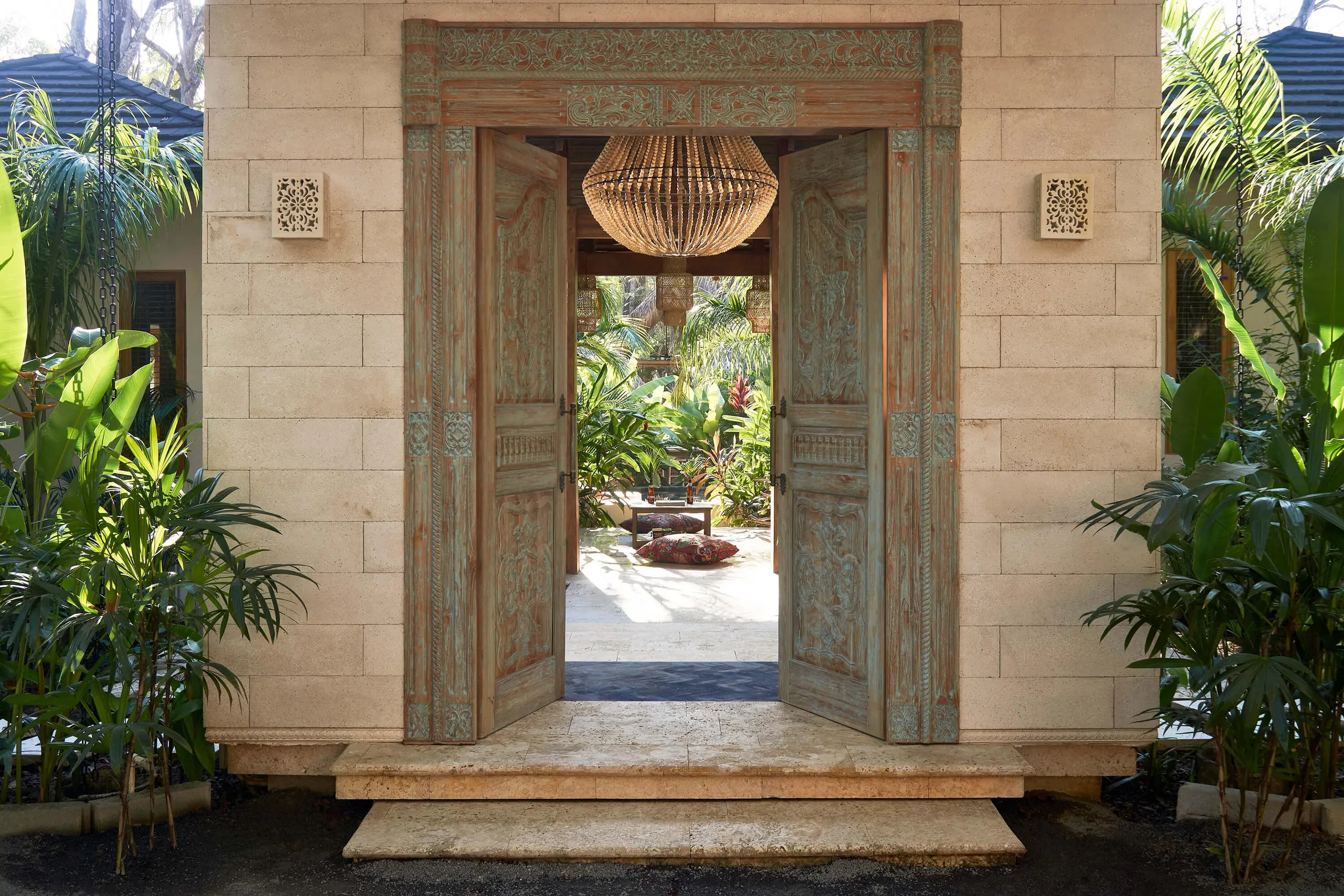 Eco-Luxe Resort-Style Compound with Pools, and Open-Air Living Spaces — photograph 7