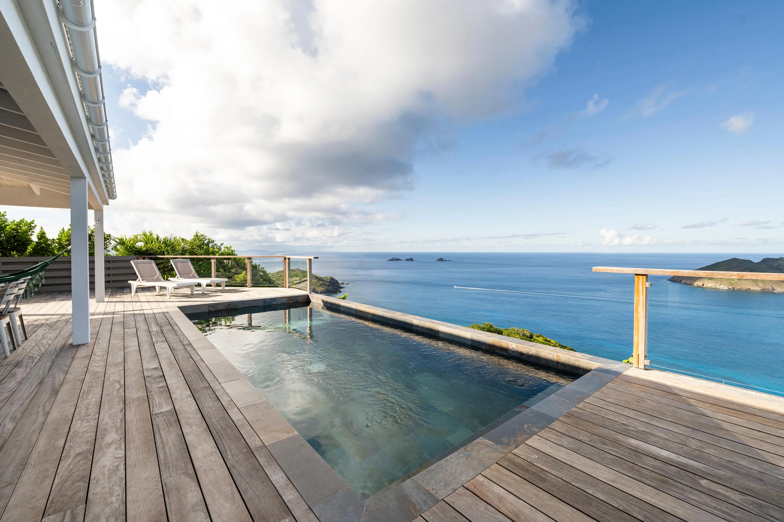 Exquisite Flamands Villa with Rejuvenating Pool and Ocean Views — photograph 3