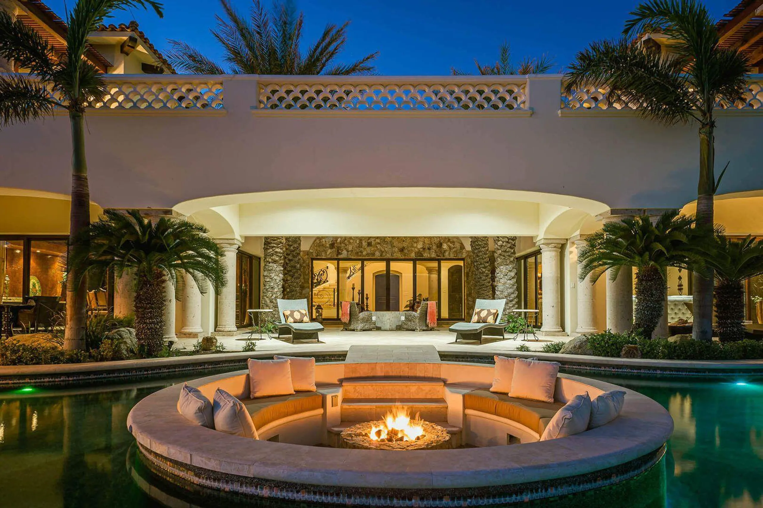 Gorgeous Infinity Pool with Fire Pit in El Encanto — photograph 7