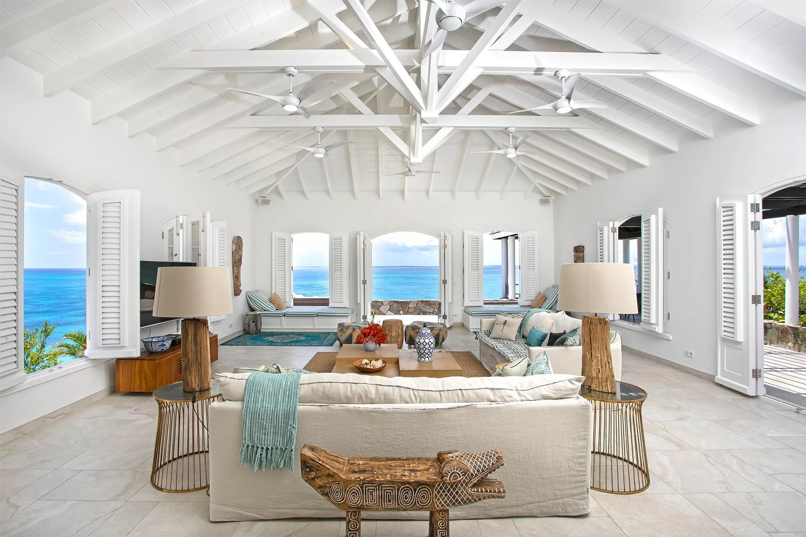 Light-filled Classic Caribbean Villa with Private Pool and  Direct Private Beach Access — photograph 11
