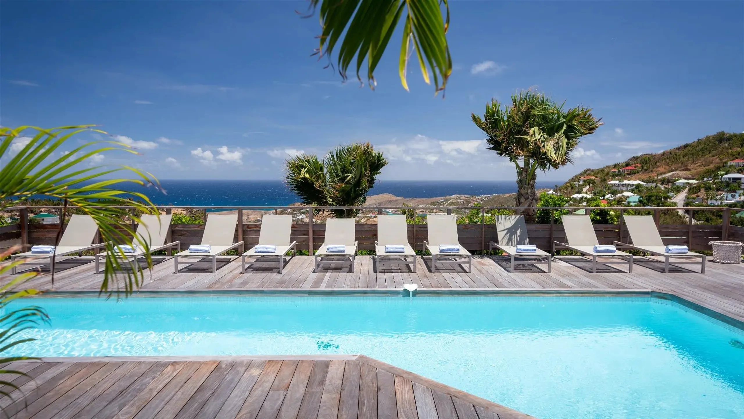 Pristine Oceanview Villa with Pool — photograph 2