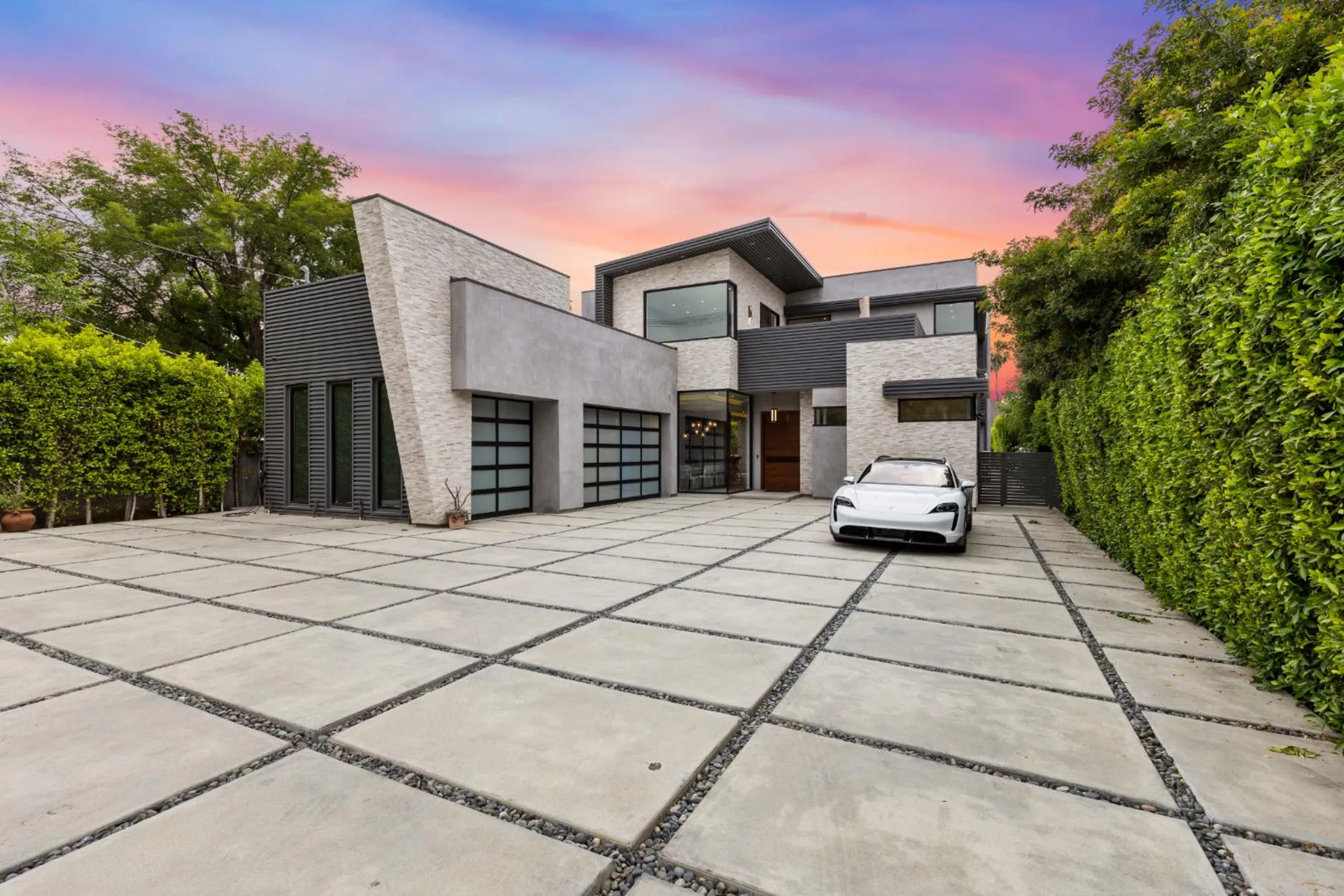 Modern Contemporary Villa with Private Pool and Luxury Lounge — photograph 10