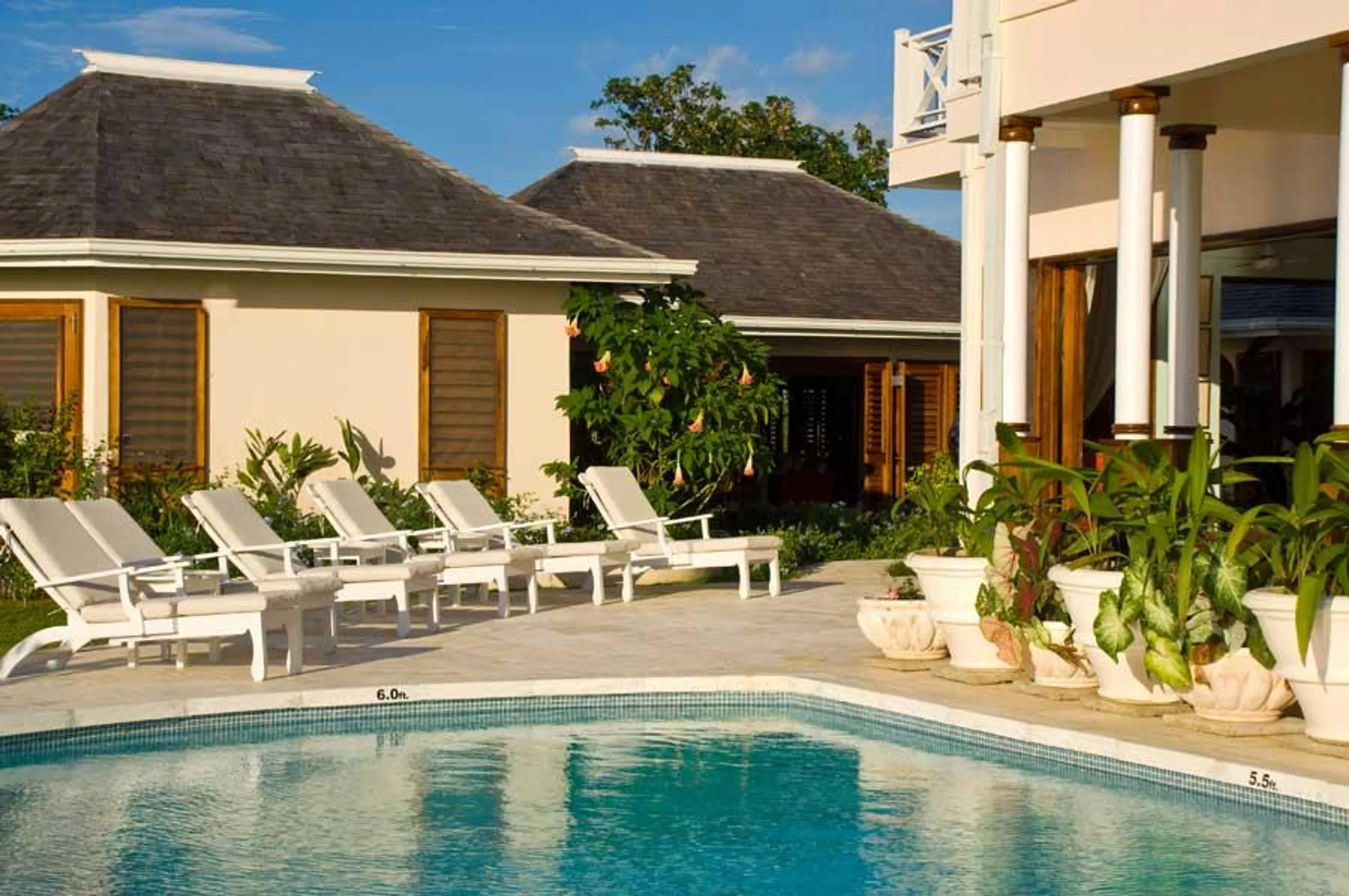 Outstanding Resort Style Estate in Sandy Bay with Olympic Pool and Ocean Views — photograph 7