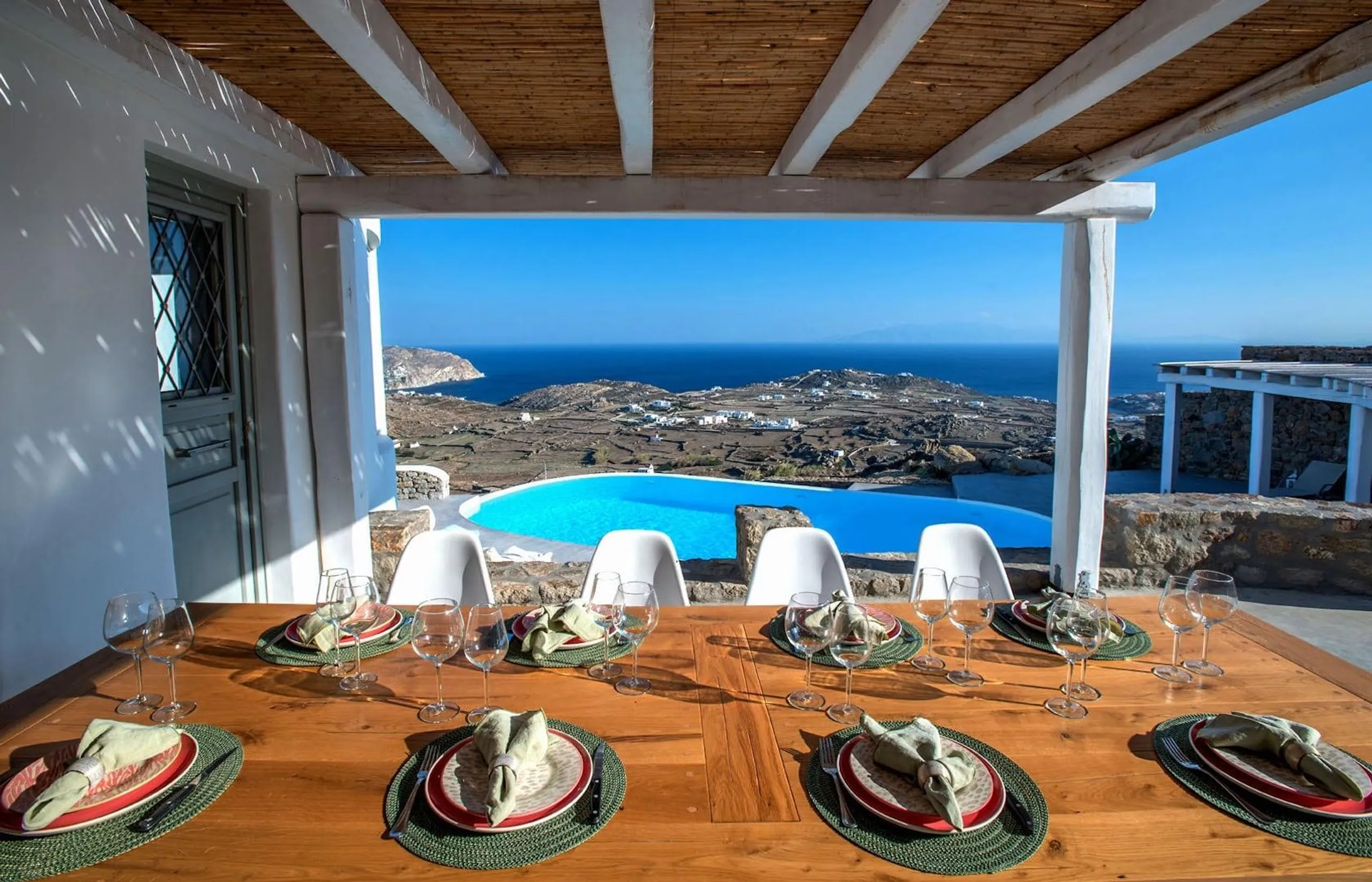 Sophisticated Mykonos Estate with Blue Water Pool — photograph 4