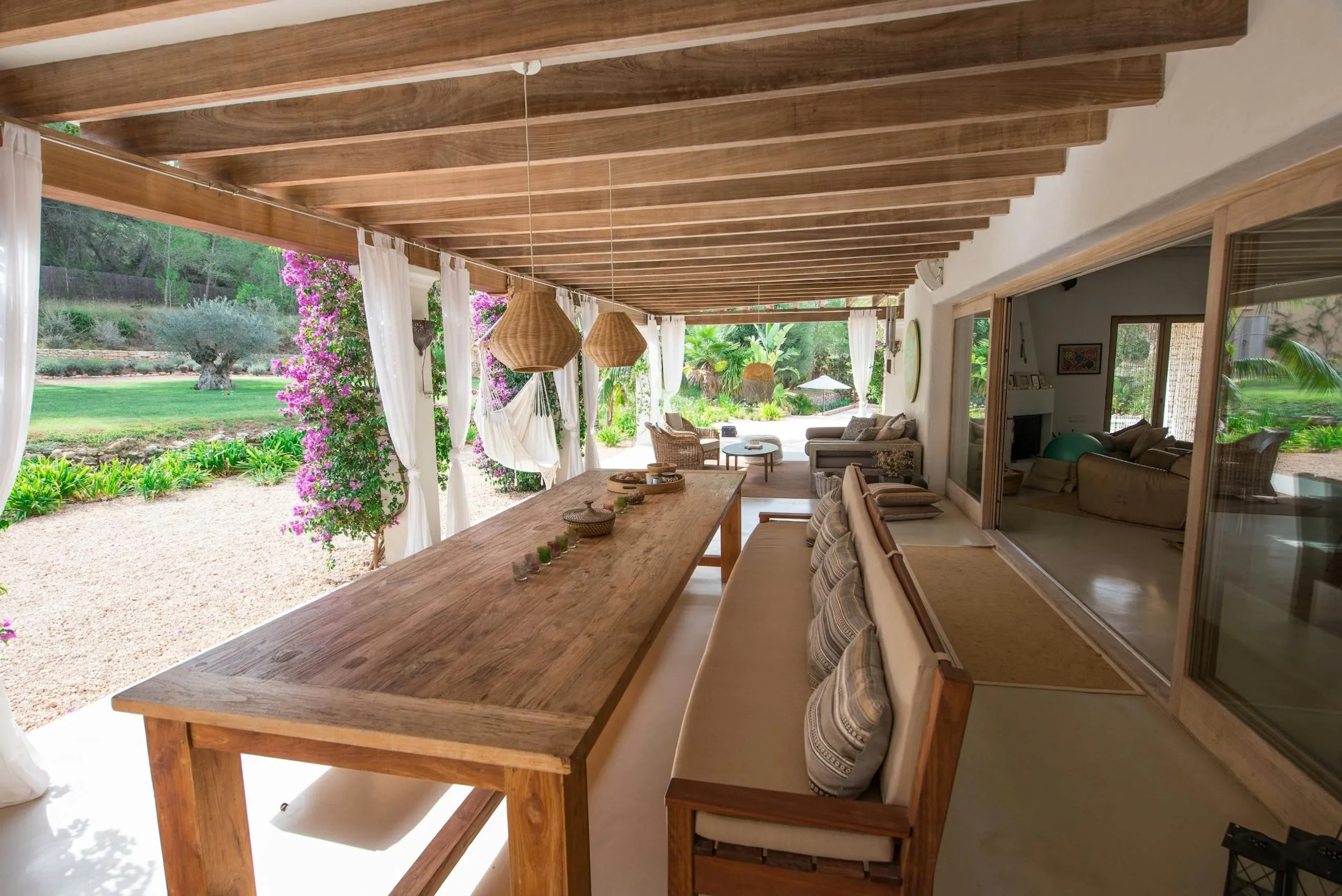 Tranquil Santa Gertudis Estate with Private Pool and Gazebo — photograph 9