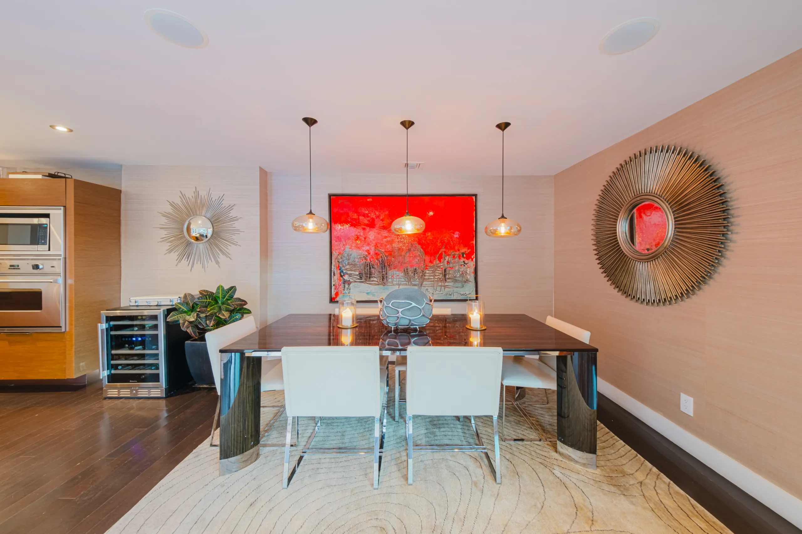 Hollywood Hills Villa with Private Pool, Outdoor Entertainment and Canyon Views — photograph 7