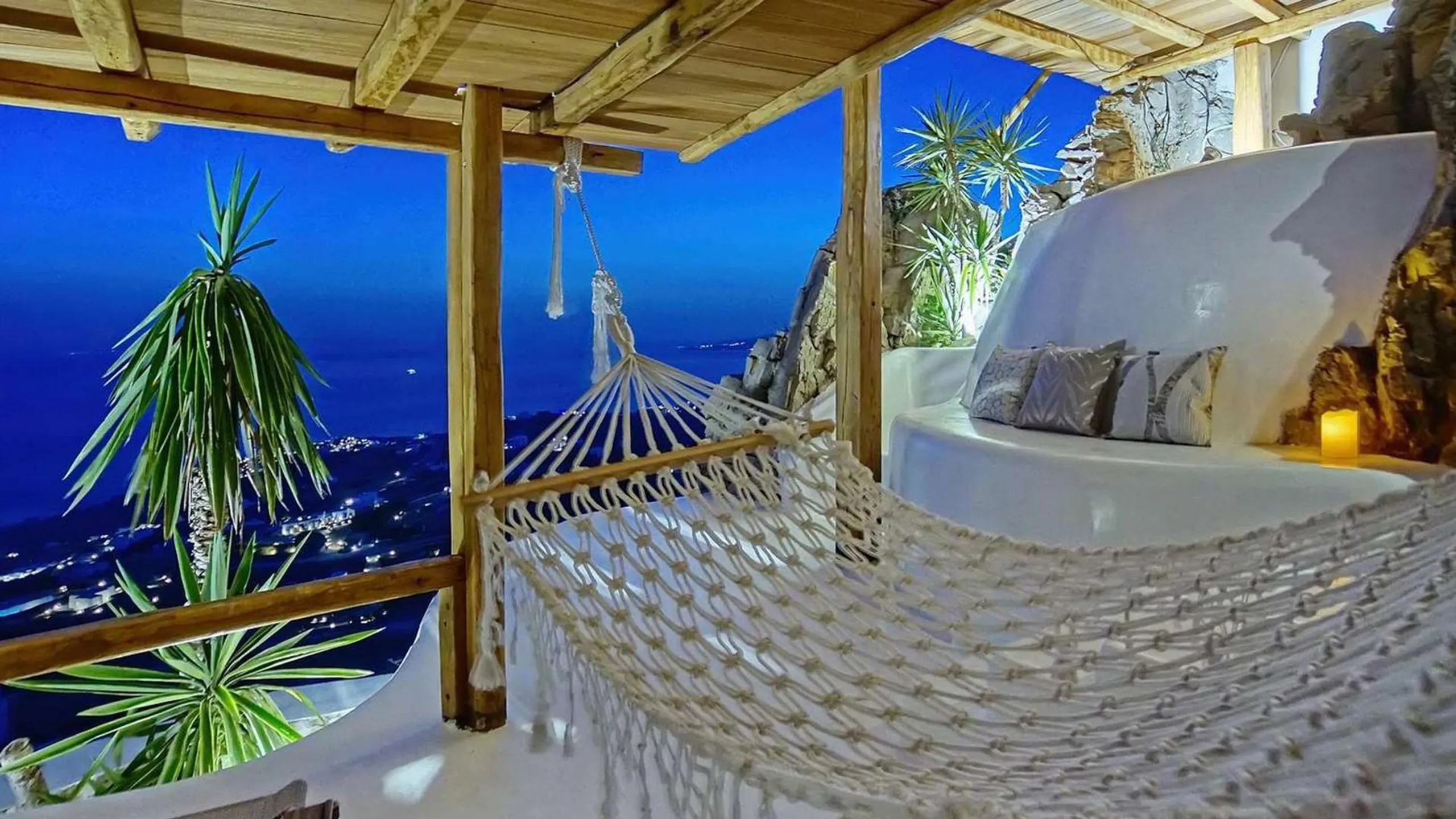 Lavish Oceanview Villa with Invigorating Infinity Pool VILLAWAY® — photograph 12
