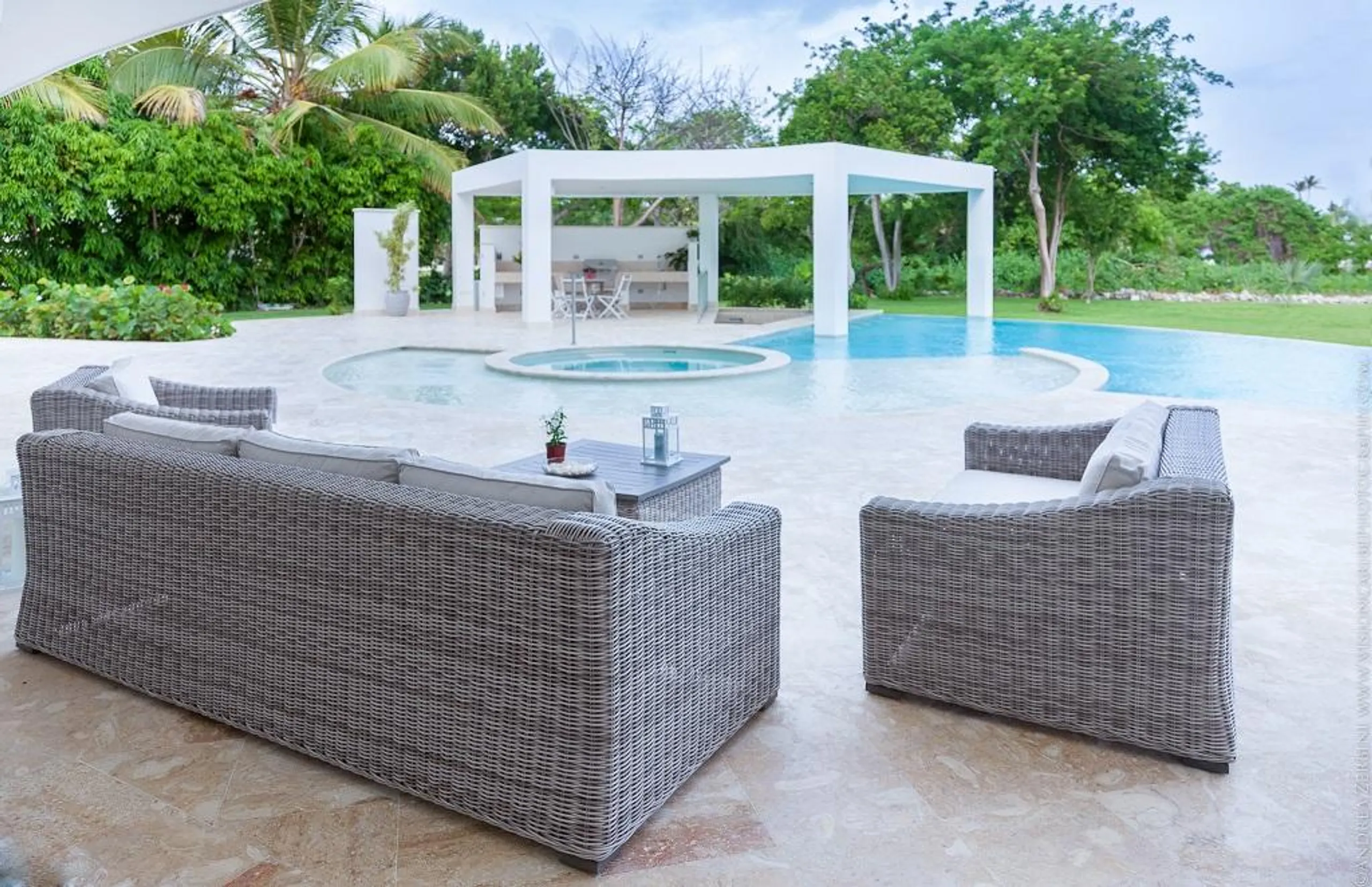 Splendorous Higuey Villa with Invigorating Pool and Movie Theater — photograph 2