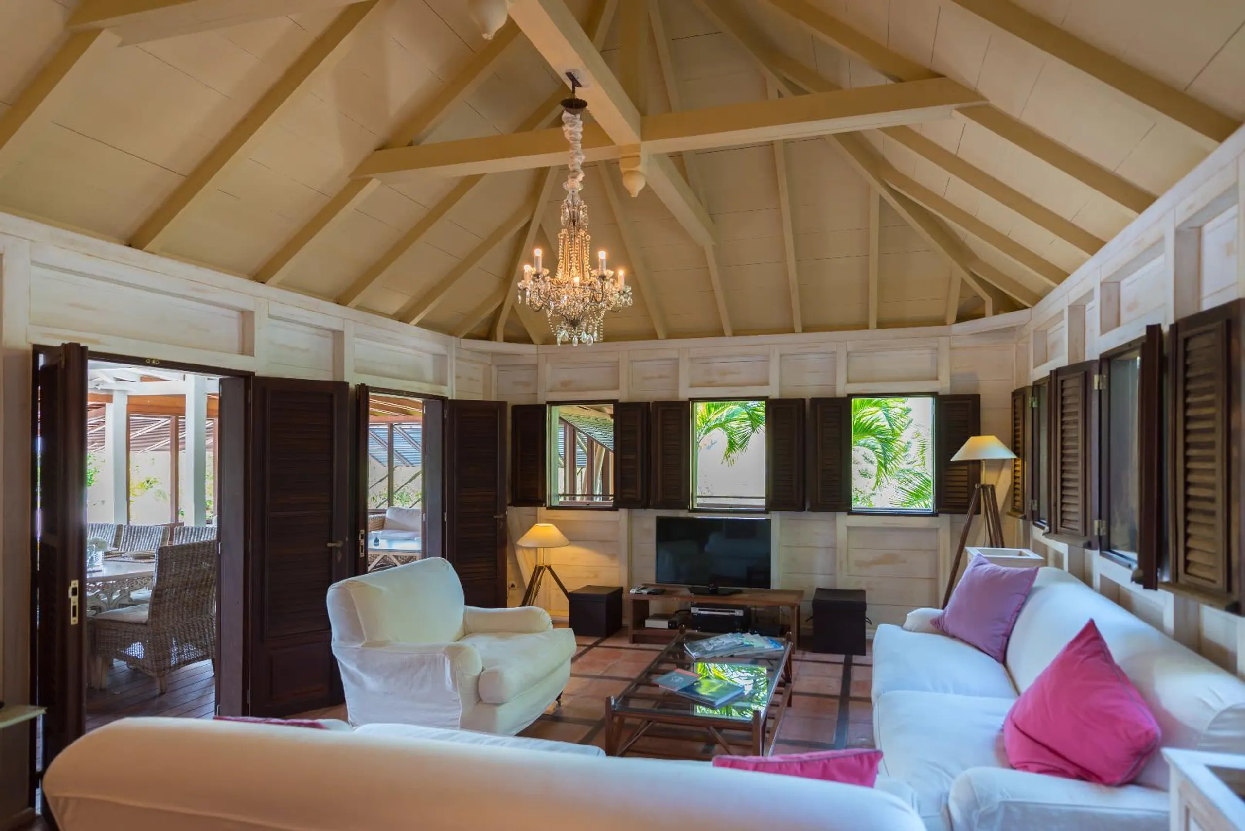 Luxury Hillside Villa Retreat in St.Barths with Ocean Views & Private Bungalows — photograph 8