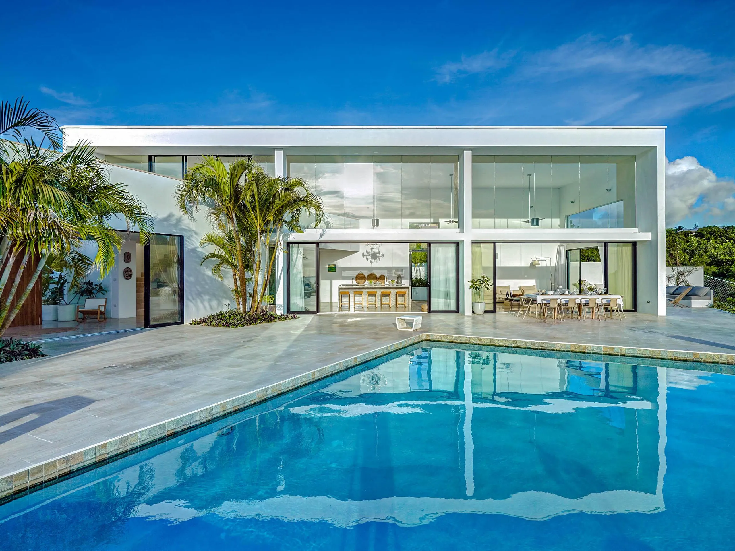Sophisticated Villa with Infinity Pool and Panoramic Nature Views, Saint James