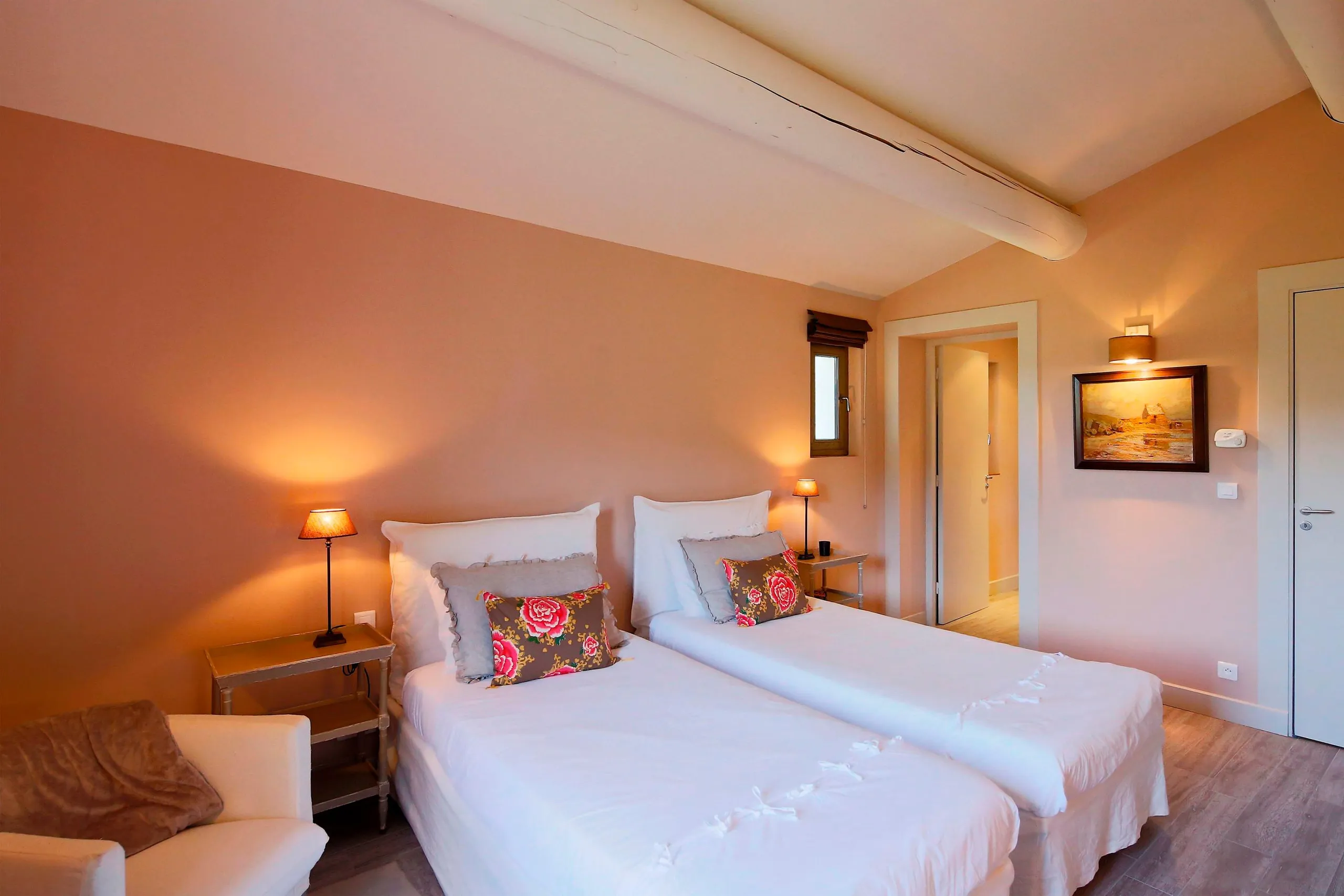 Serenity Unleashed Farmhouse Retreat in Alpilles Natural Park with Panoramic Mountain Views VILLAWAY® — photograph 10